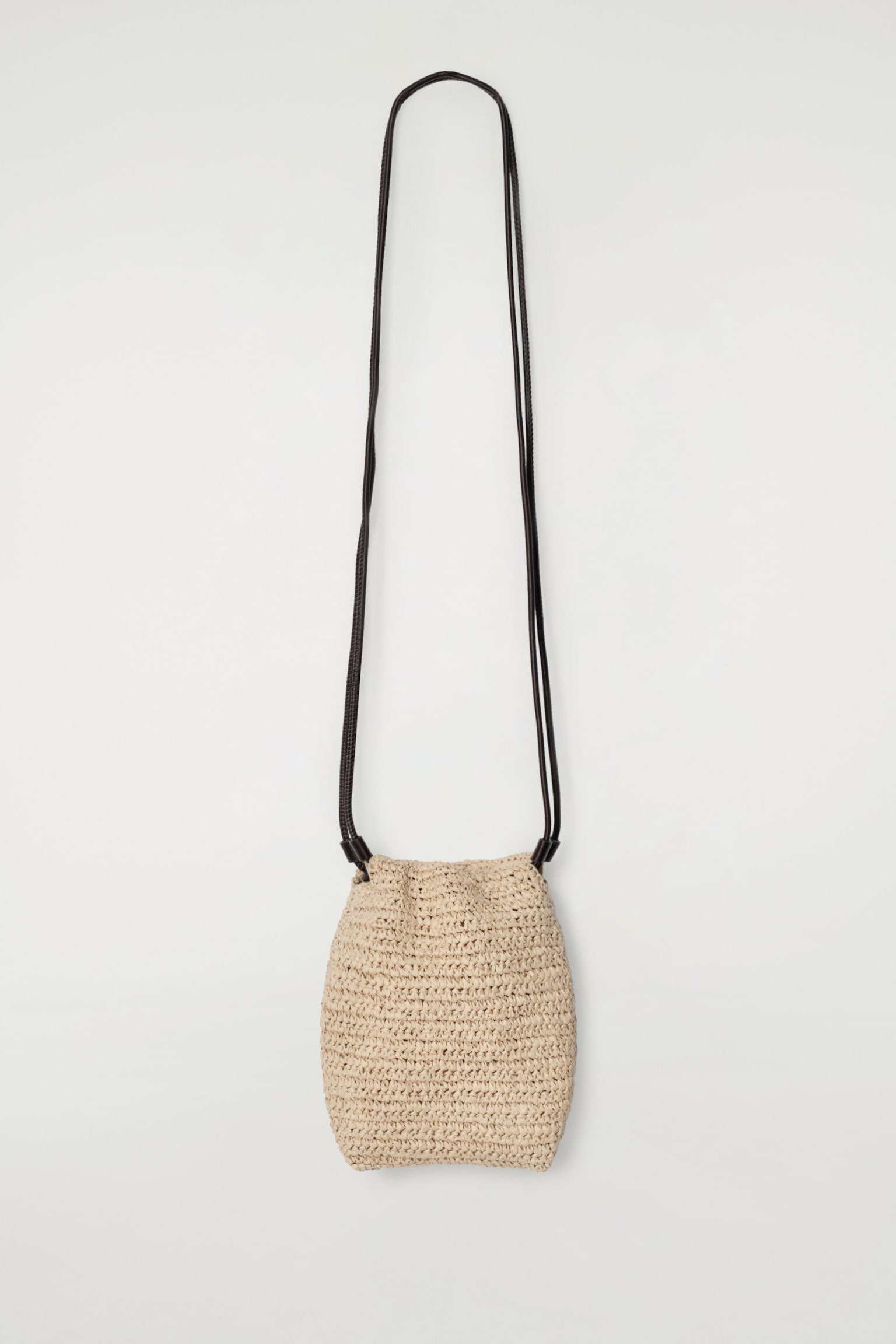 FUNDA PARA TELÉFONO CON CORDÓN - EFECTO RAFIA - BEIGE/NEGRO - 2