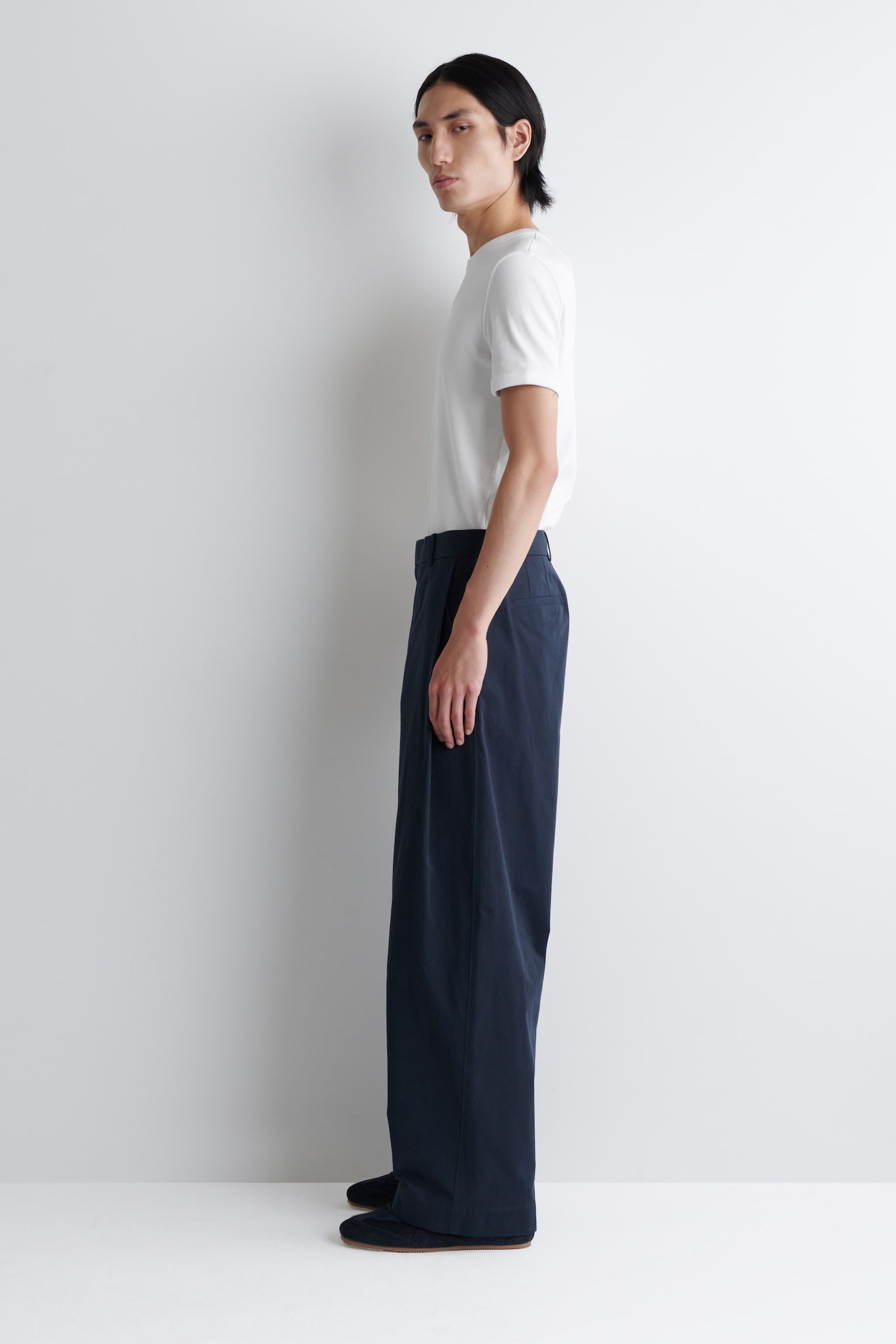 PANTALÓN ANCHO DE ALGODÓN CON DETALLE PLISADO - AZUL MARINO/MARRÓN OSCURO - 4