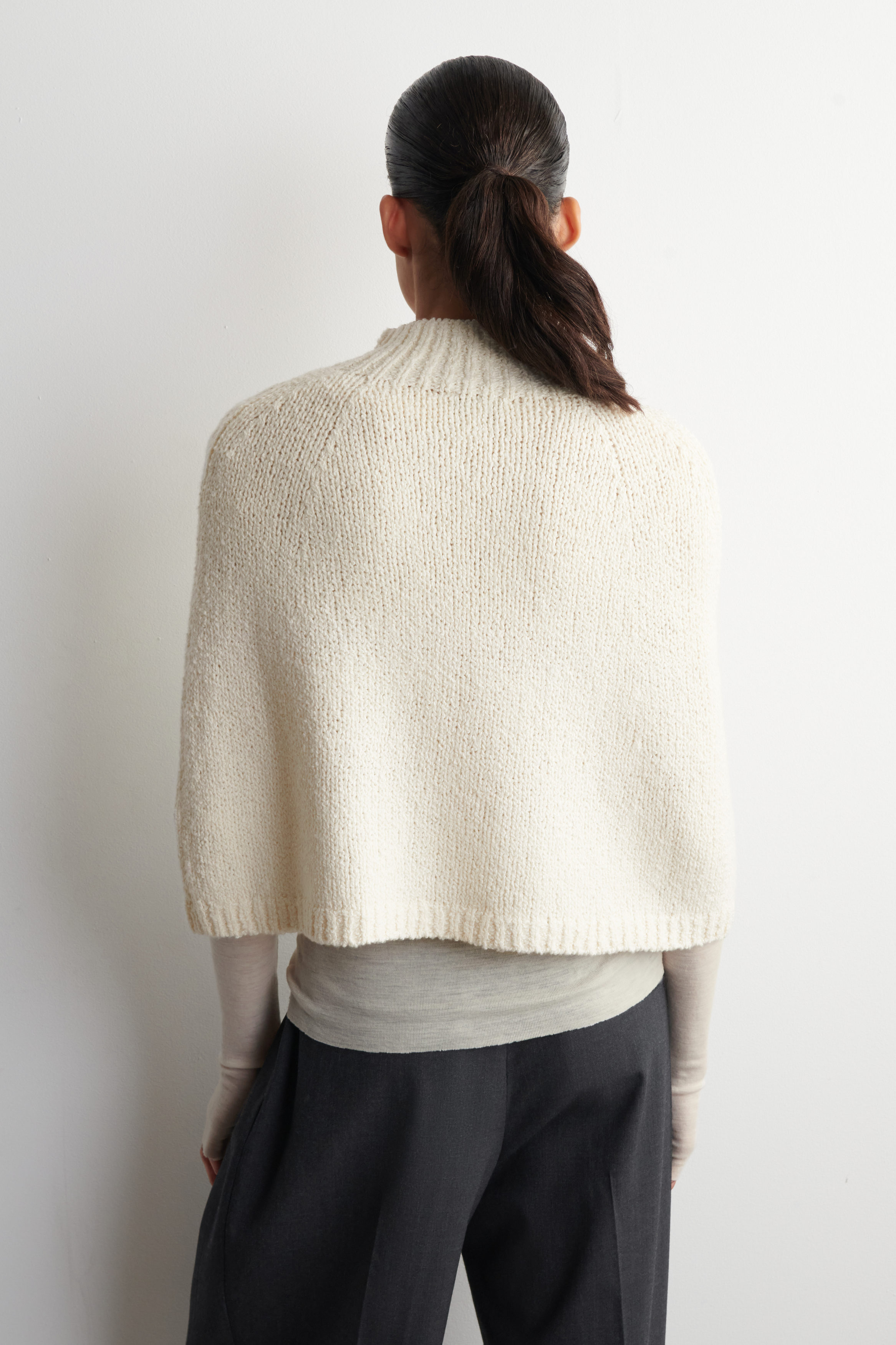 MERINO-CASHMERE CAPE - thumbnail 4