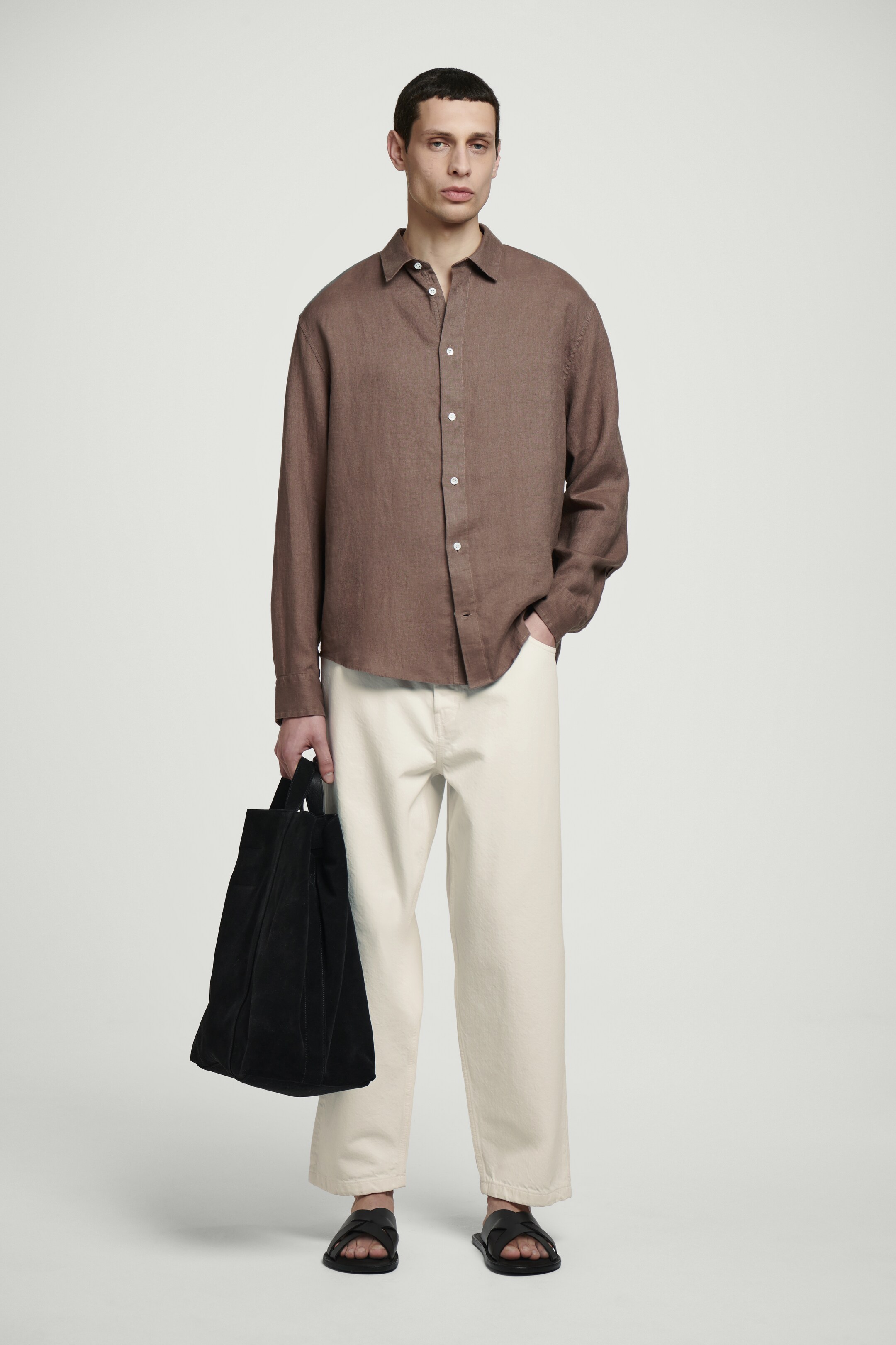 Agrandir l'image: CHEMISE DÉCONTRACTÉE EN LIN - TAUPE - HOMME | H&M CH 2