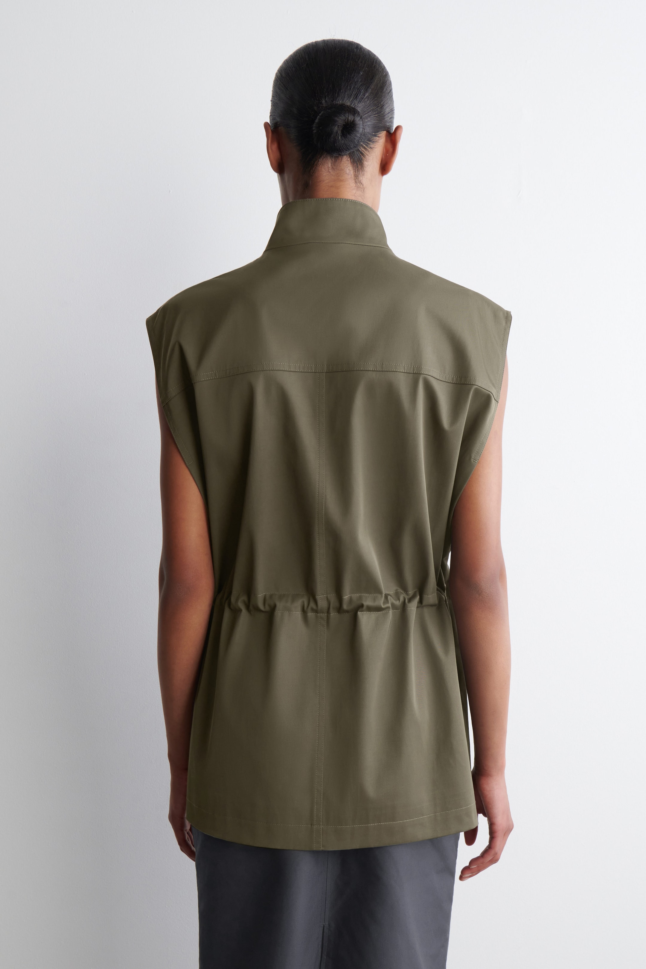 MOCK-NECK UTILITY VEST
