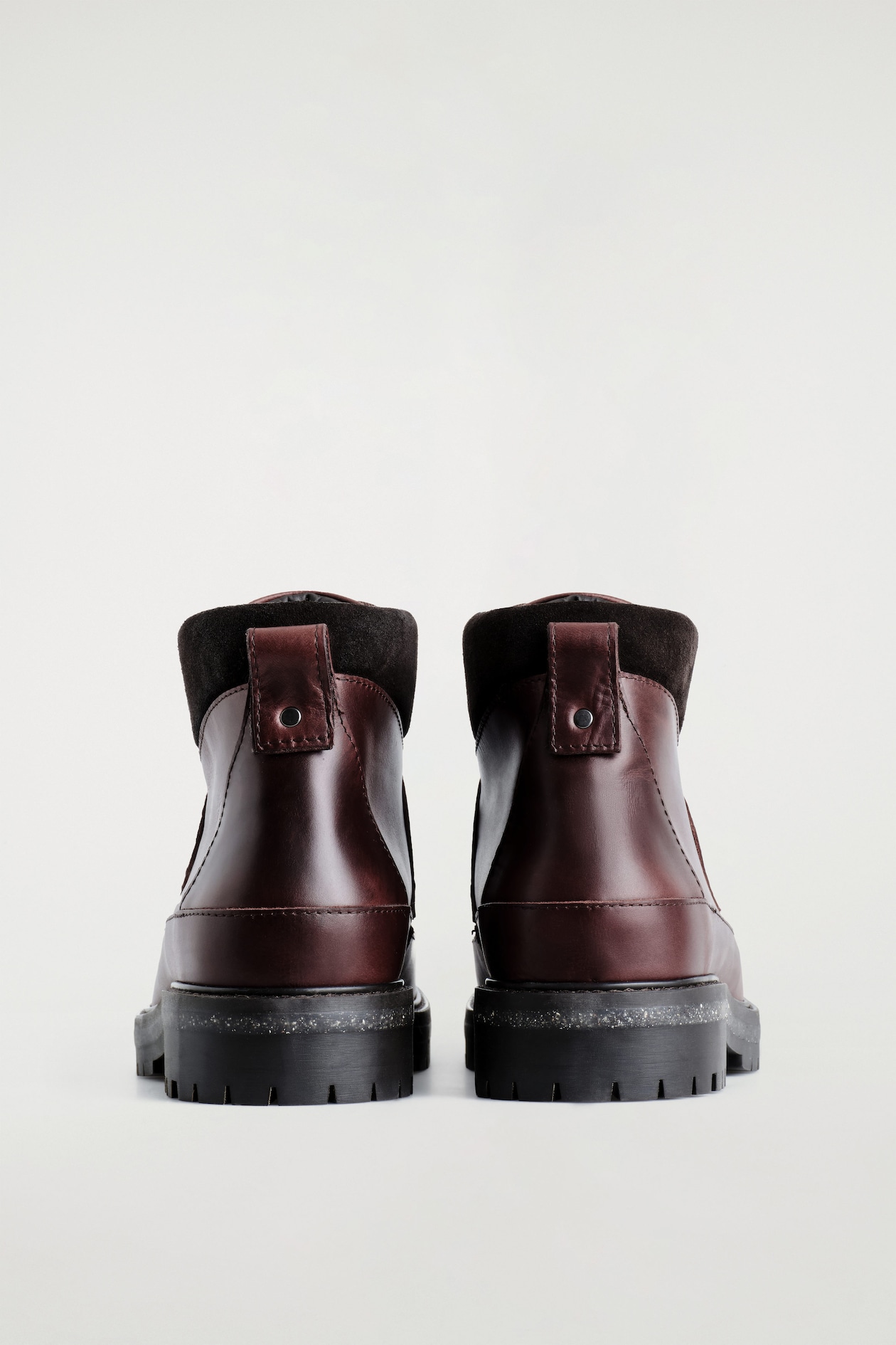 LEATHER HIKING BOOTS — BROWN