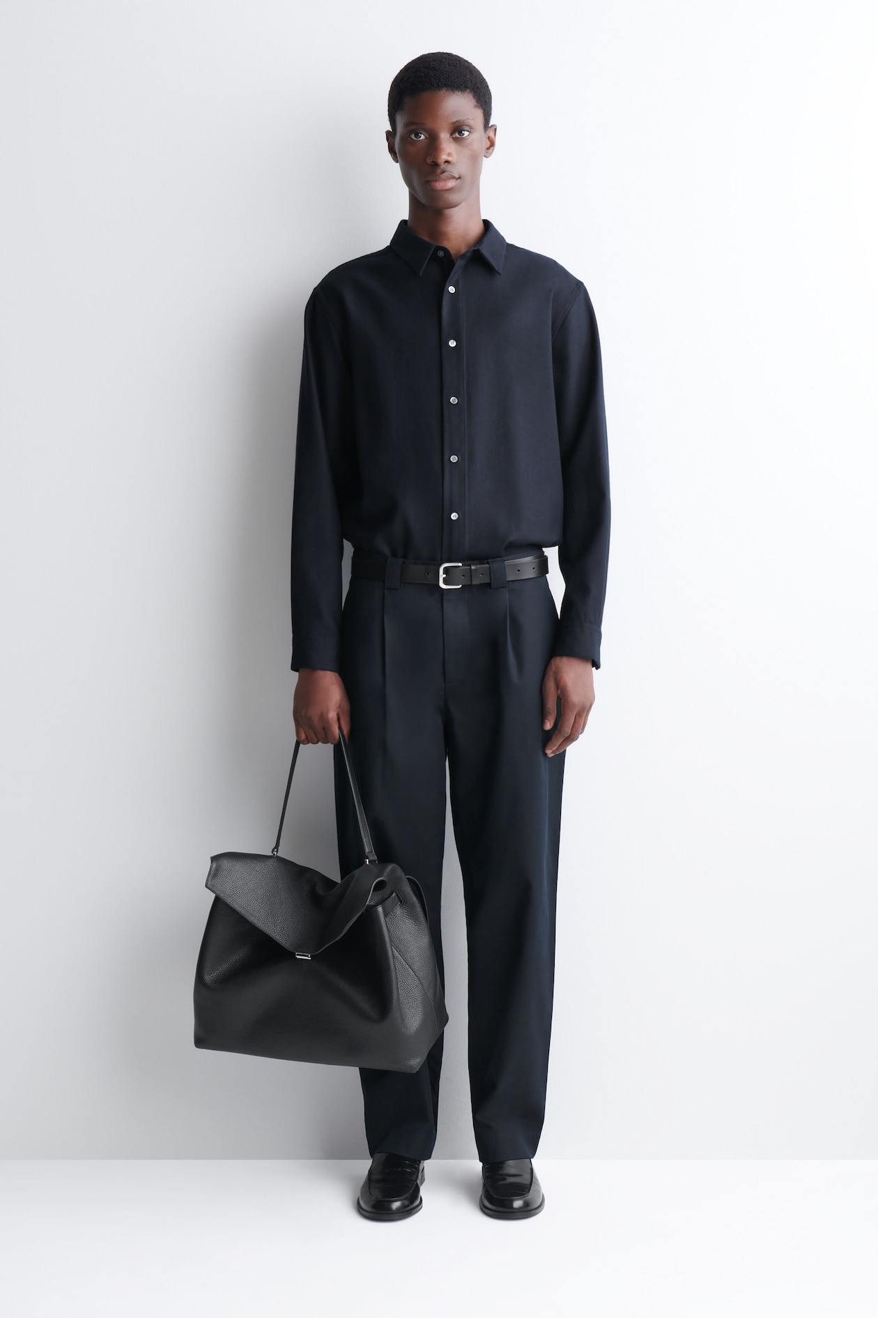 TRULLO OVERSIZED FLAP BAG - LEATHER — BLACK