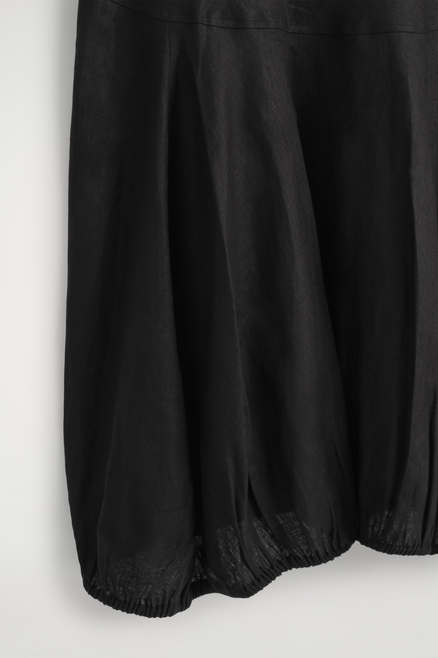 ROBE LONGUE À OURLET ÉLASTIQUÉ EN LIN - NOIR/VERT CLAIR - 6
