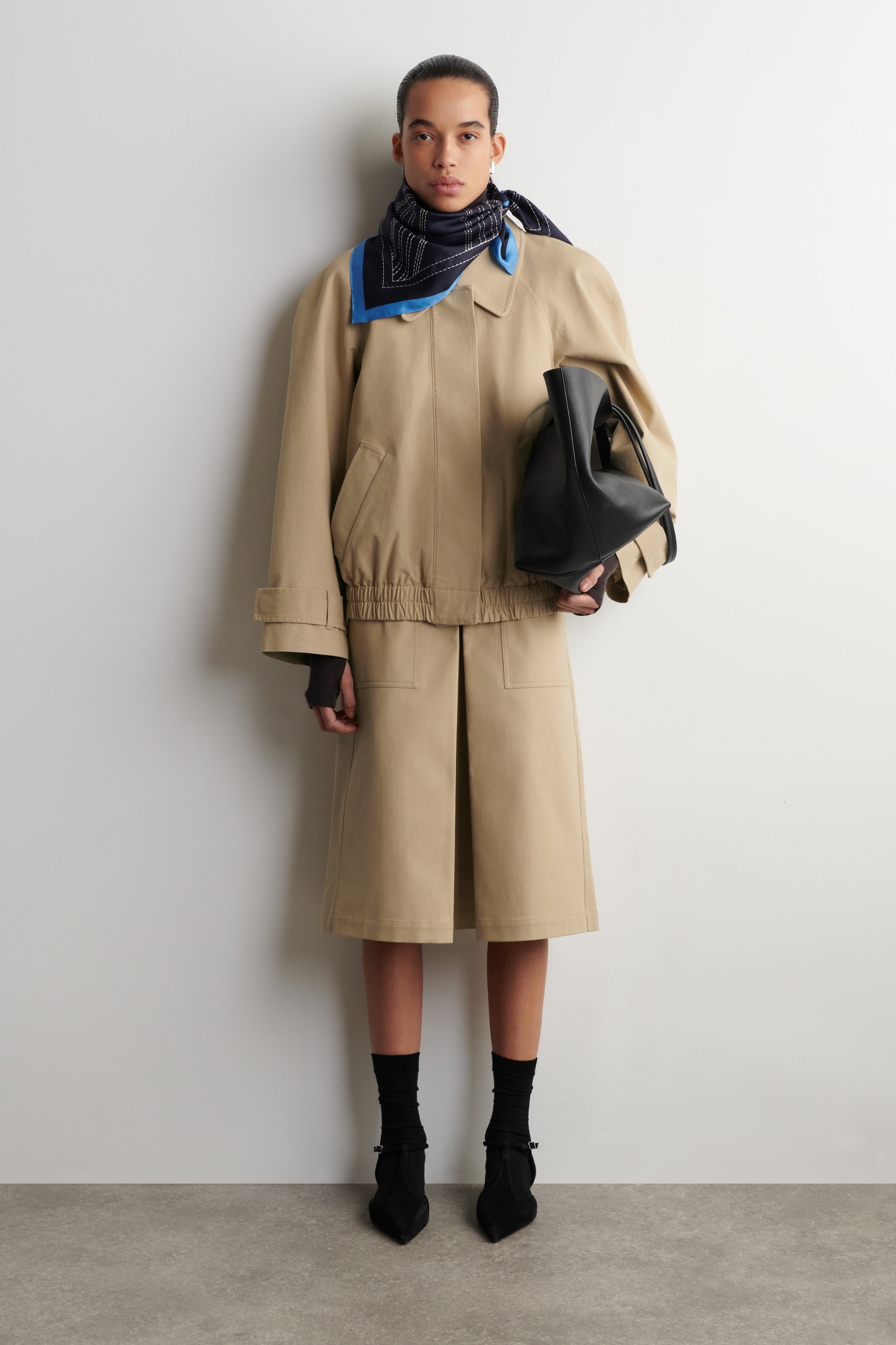 ΣΤΡΟΓΓΥΛΕΜΕΝΟ ΒΑΜΒΑΚΕΡΟ ΜΠΟΥΦΑΝ ΜΠΛΟΥΖΟΝ - ΜΠΕΖ/ΜΑΥΡΟ