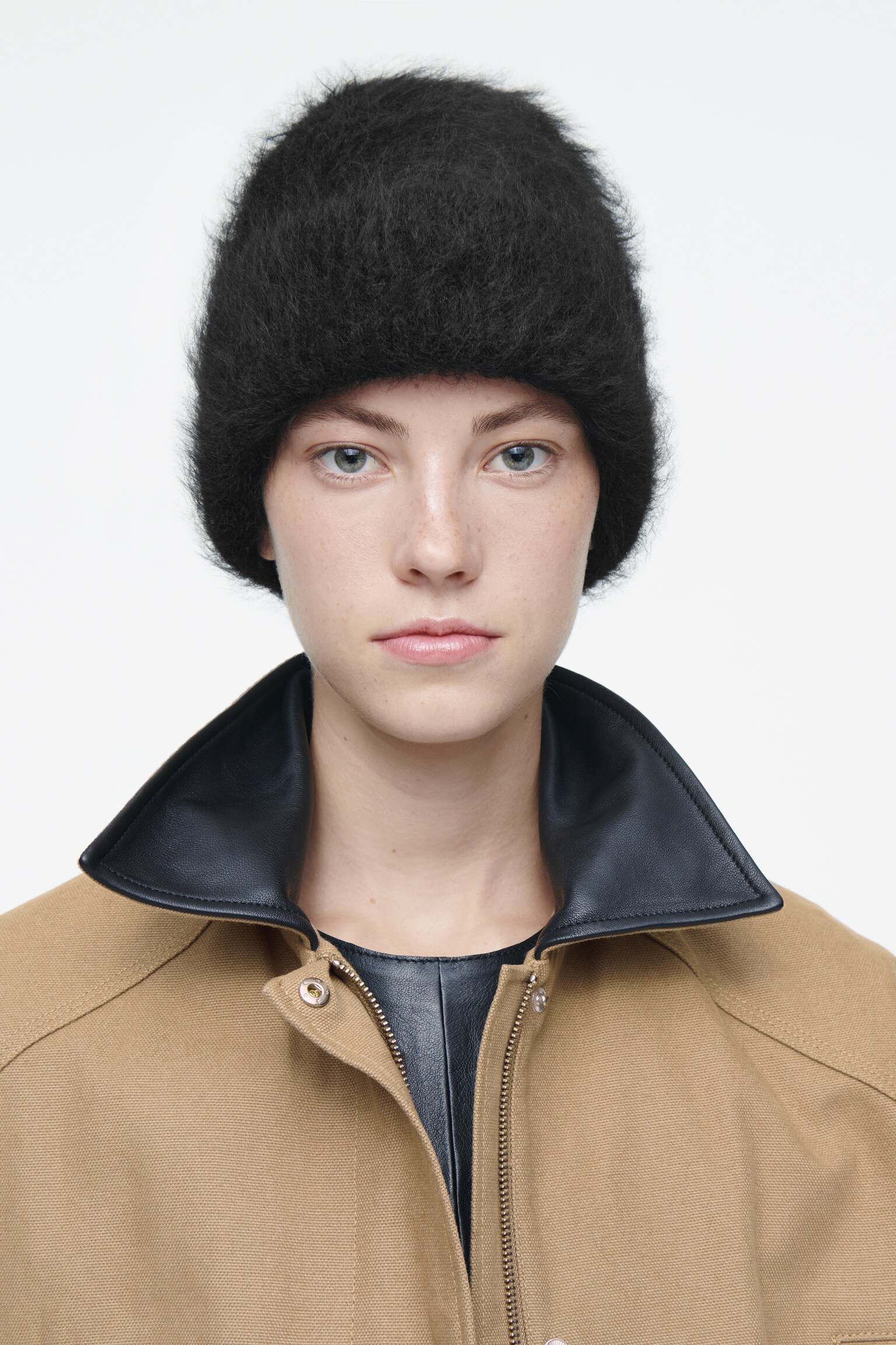 BONNET EN MOHAIR CÔTELÉ - Noir/VERT CLAIR