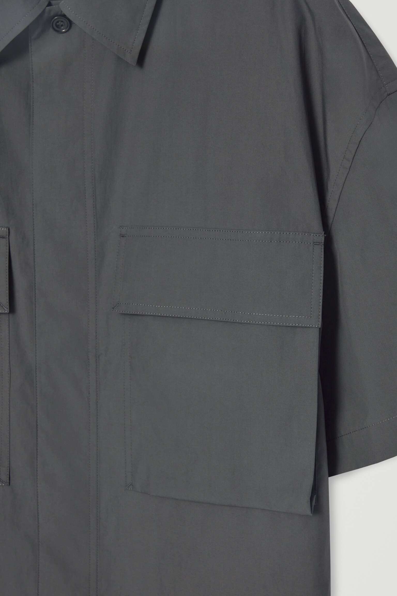 OVERSIZED SHORT-SLEEVED UTILITY SHIRT - DARK GREY/MINT GREEN - 2