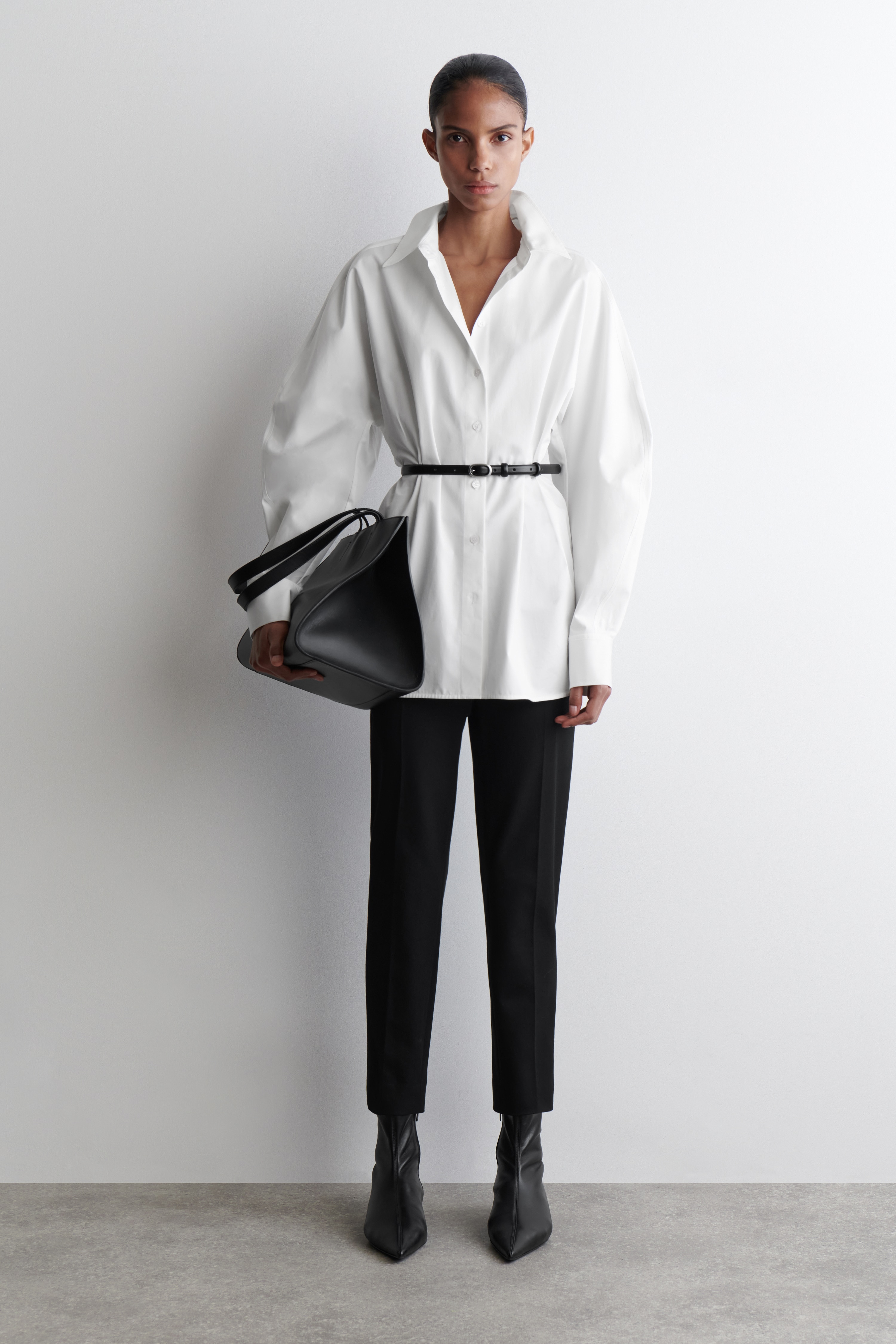 VERKÜRZTE HOSE MIT SCHMALEM BEIN - SCHWARZ/BRAUN