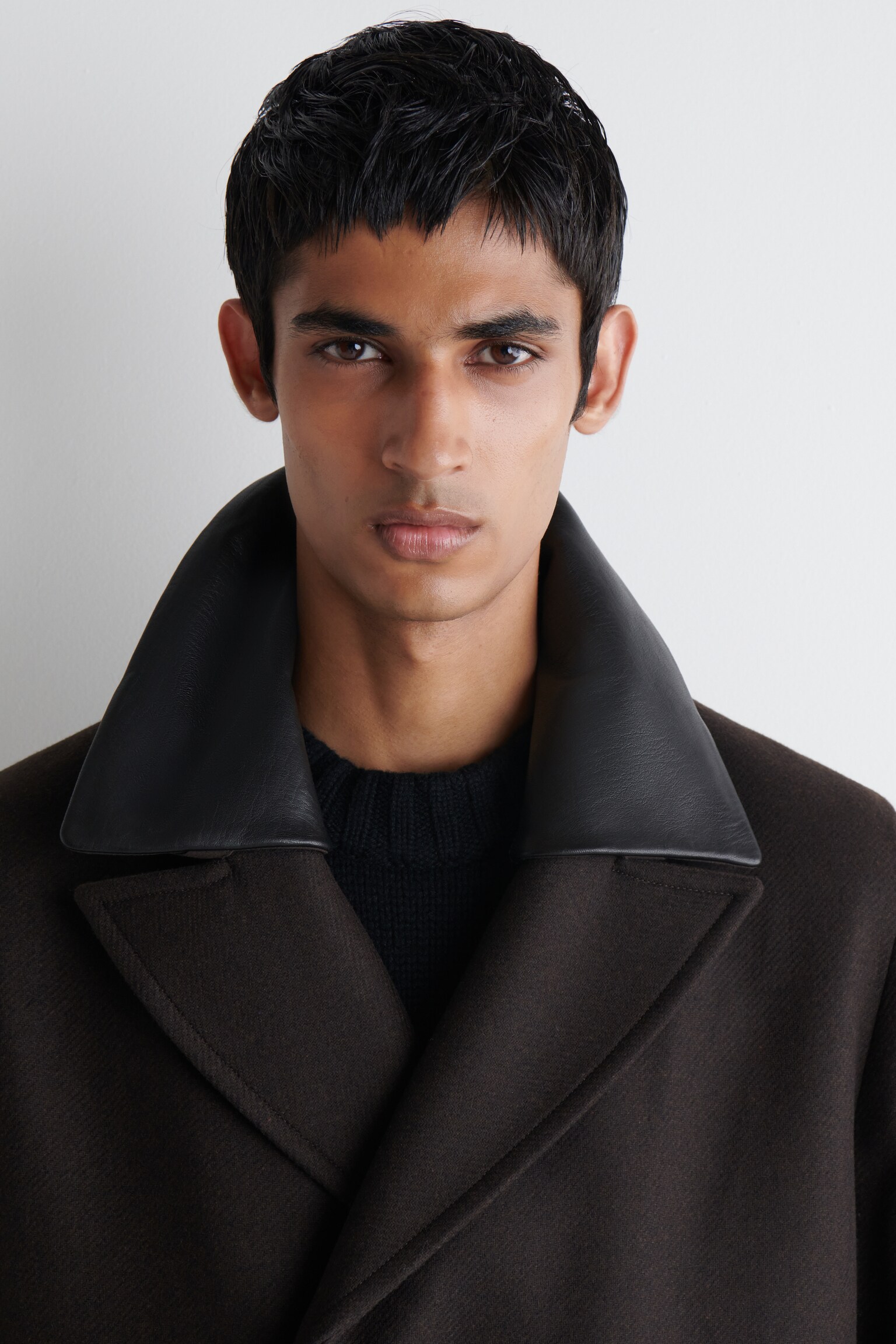 MANTEAU EN LAINE À COL EN CUIR - BRUN FONCÉ - 6