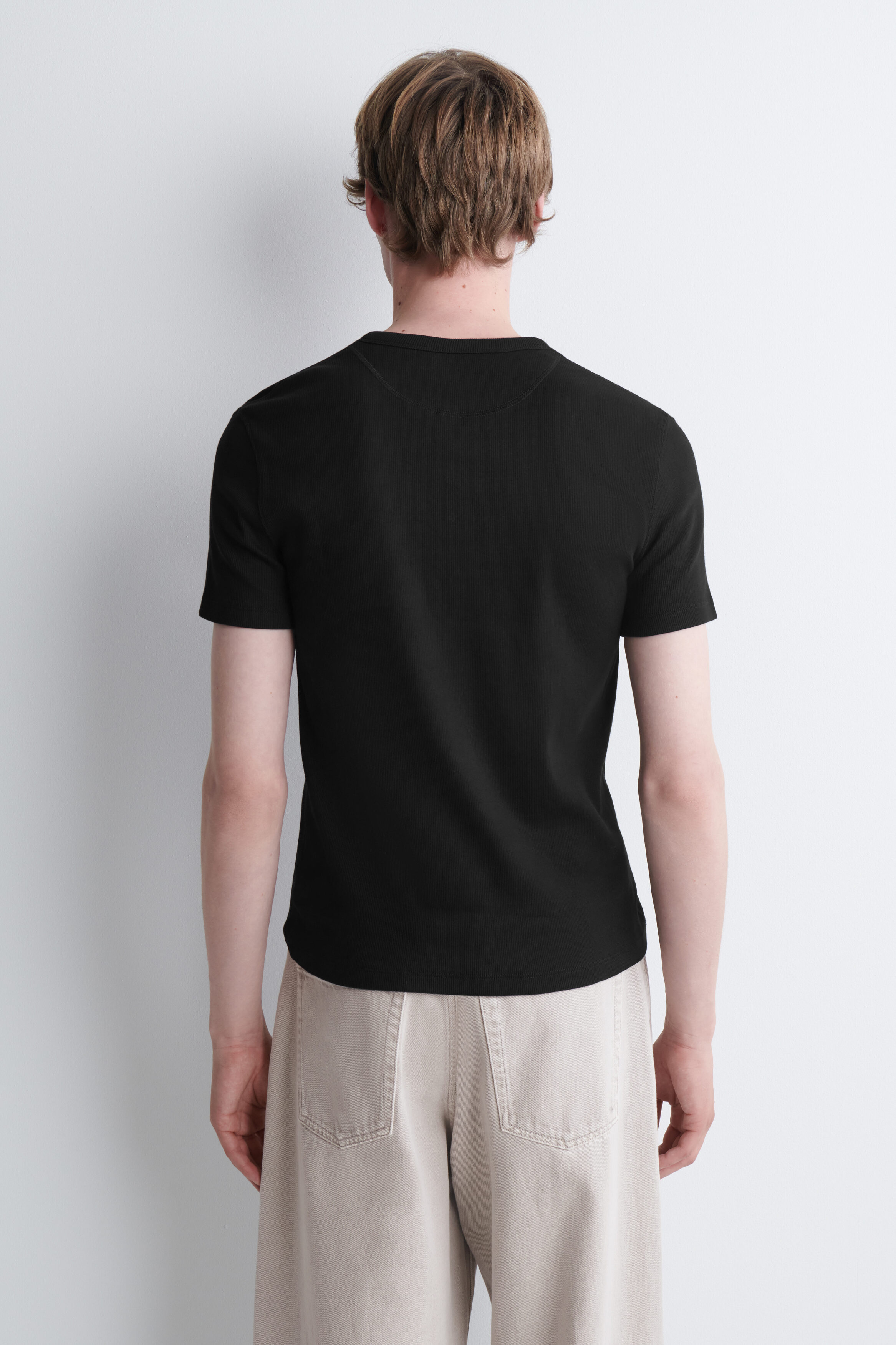 トップス COS SLIM-FIT RIBBED HENLEY T-SHIRT Black SLIM-FIT RIBBED HENLEY T-SHIRT - BLACK | COS US