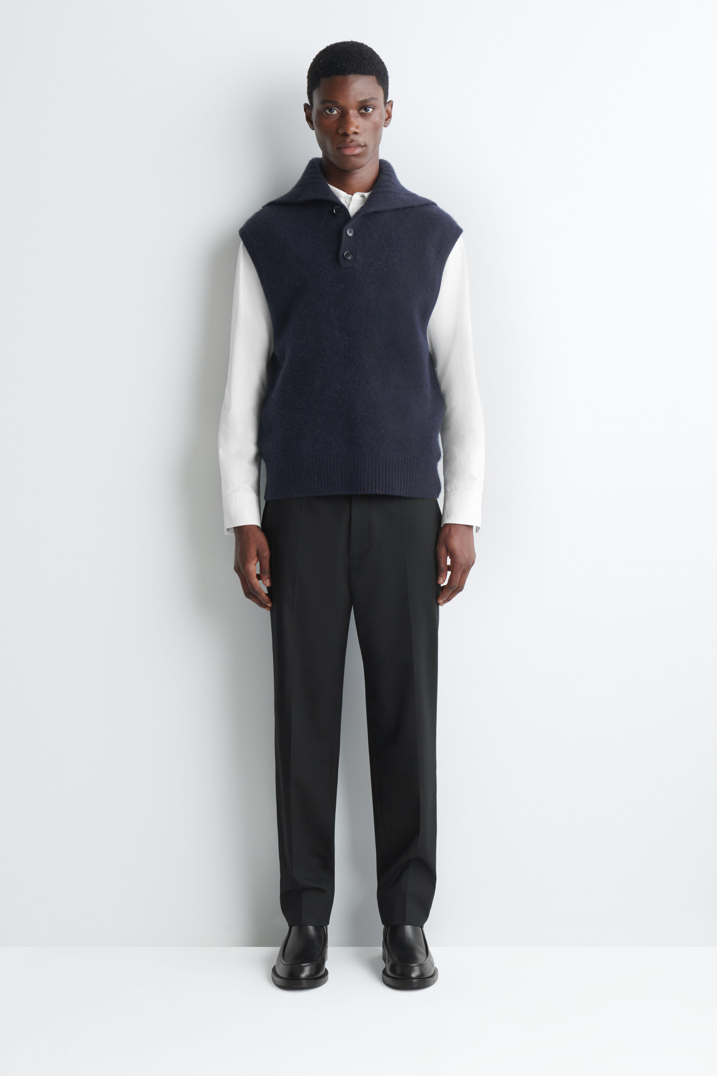BUTTONED CASHMERE MOCK-NECK TANK - thumbnail 2
