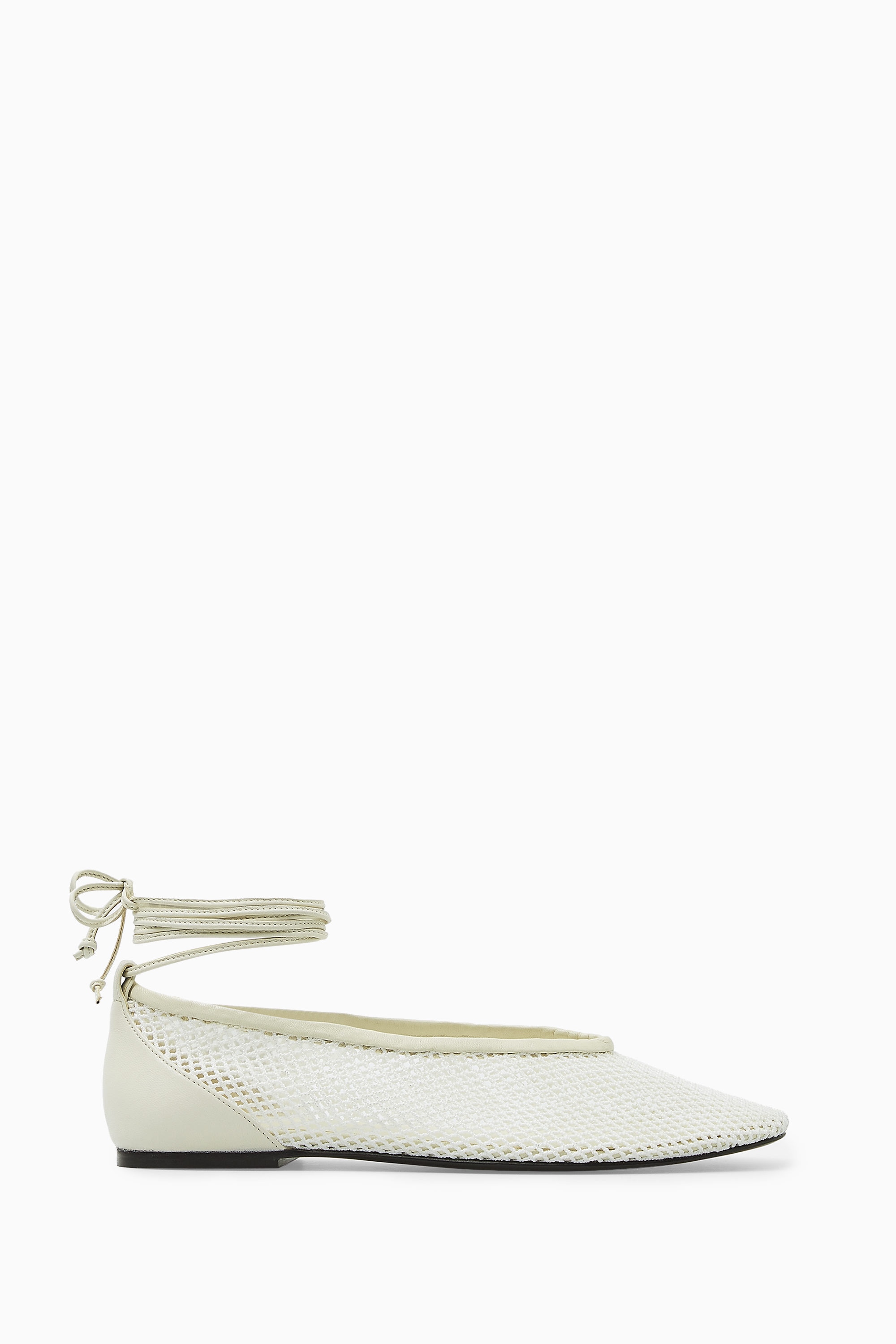 フラットシューズ WHITE LEATHER MILLENIALS FLATS LEATHER-TRIMMED MESH BALLET FLATS - WHITE | COS