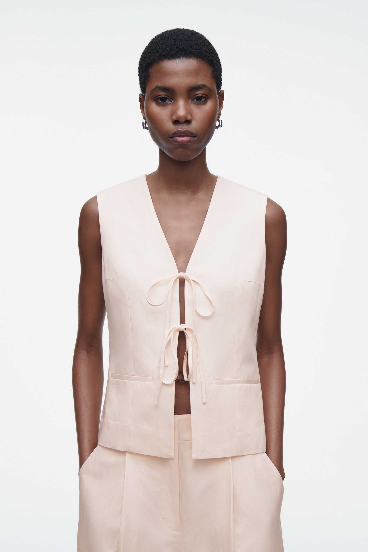 GILET IN MISTO LINO CON LACCETTI SUL DAVANTI - ROSA CHIARO/BLU NAVY