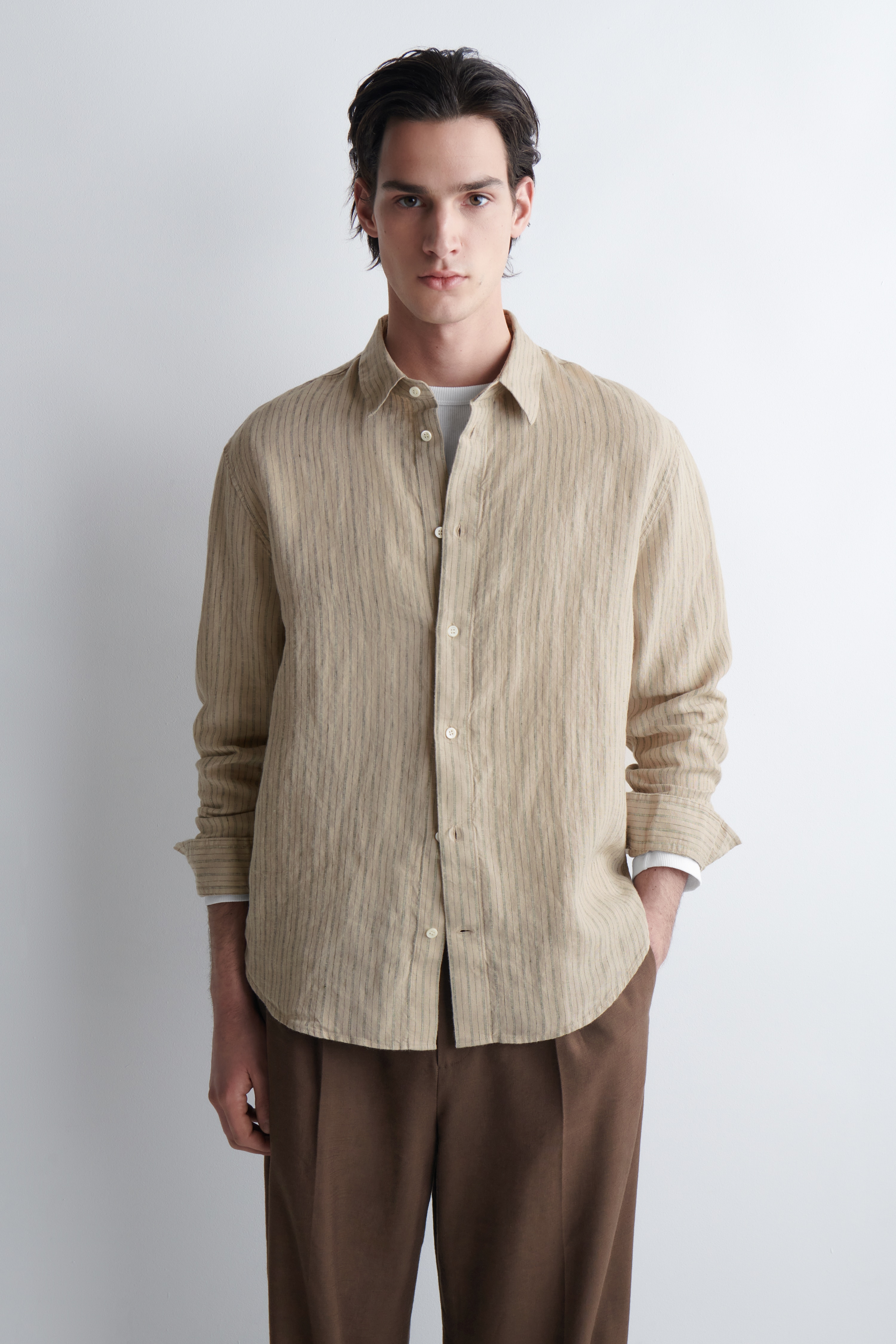 CAMICIA IN LINO DAL TAGLIO RILASSATO - BEIGE / RIGHE/BIANCO/BLU NAVY/AZZURRO / RIGHE