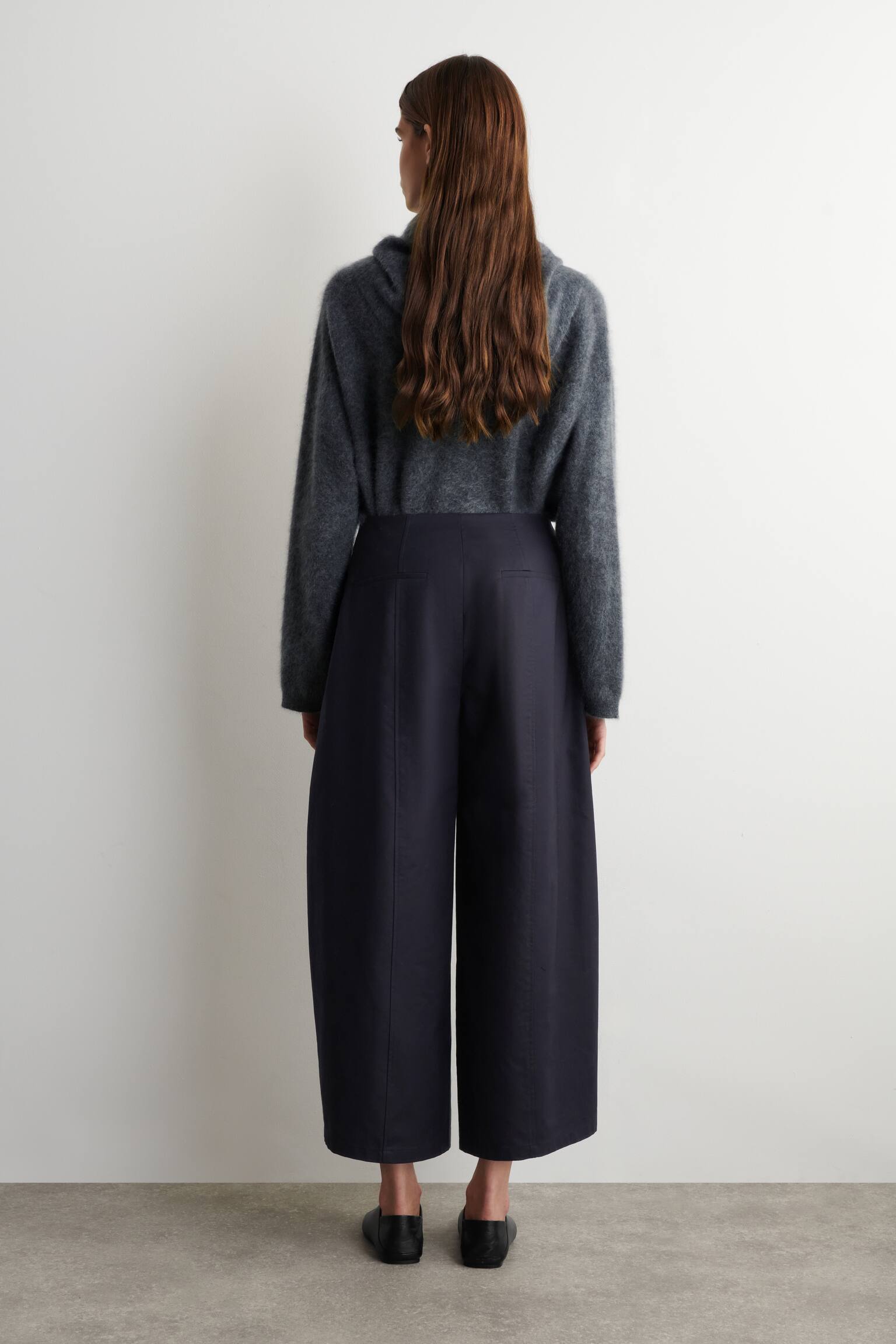 מכנסי כותנה ברגל חבית קצרה - כחול נייבי/BEIGE - 3