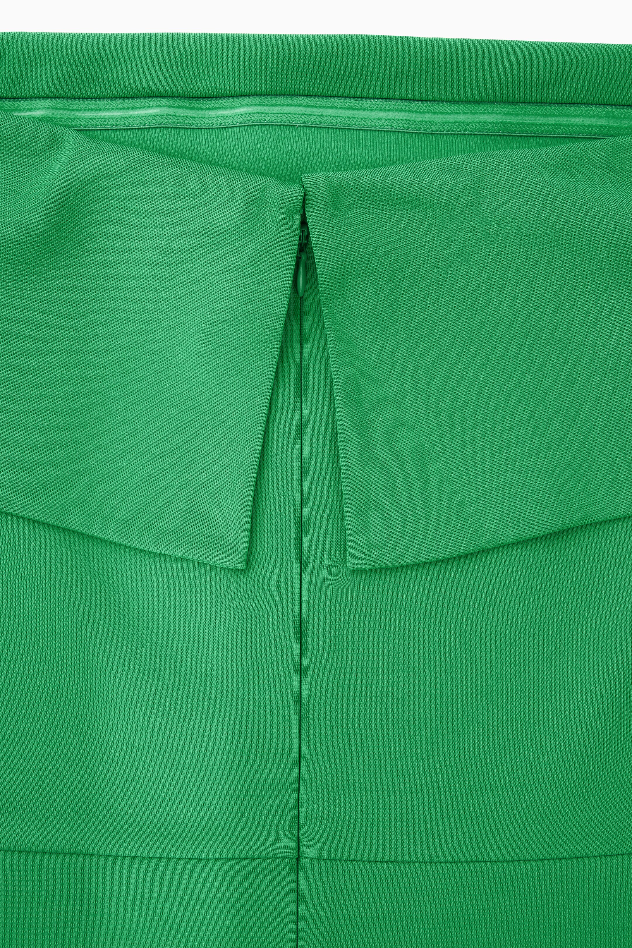 Vis større bilde: OFF-THE-SHOULDER DRESS - GREEN - DAME | H&M NO 2