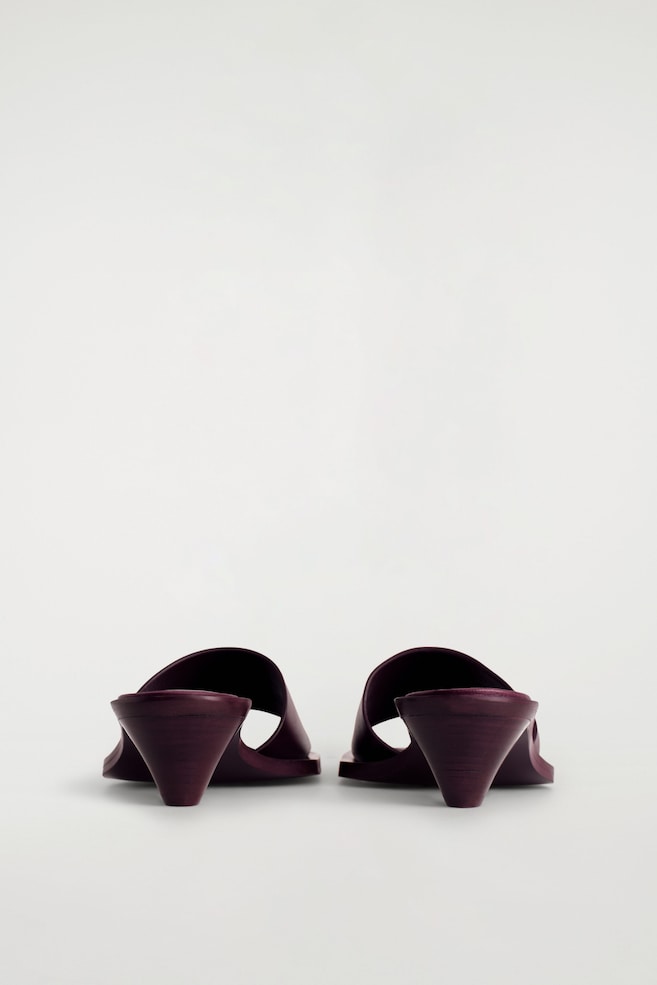 LEATHER KITTEN-HEEL MULES — BORDEAUX