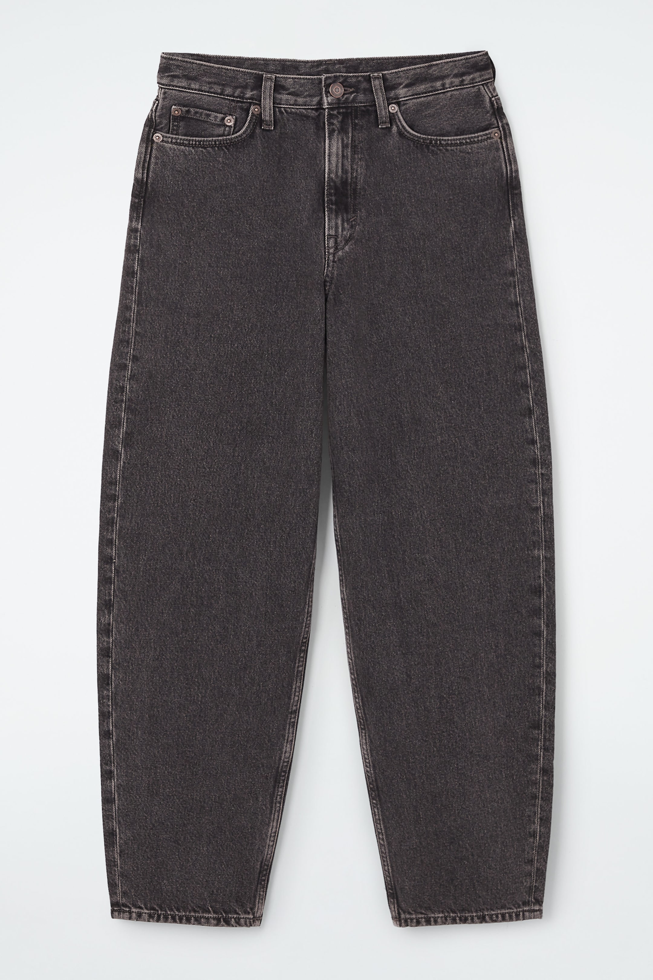 ARCH TAPERED JEANS