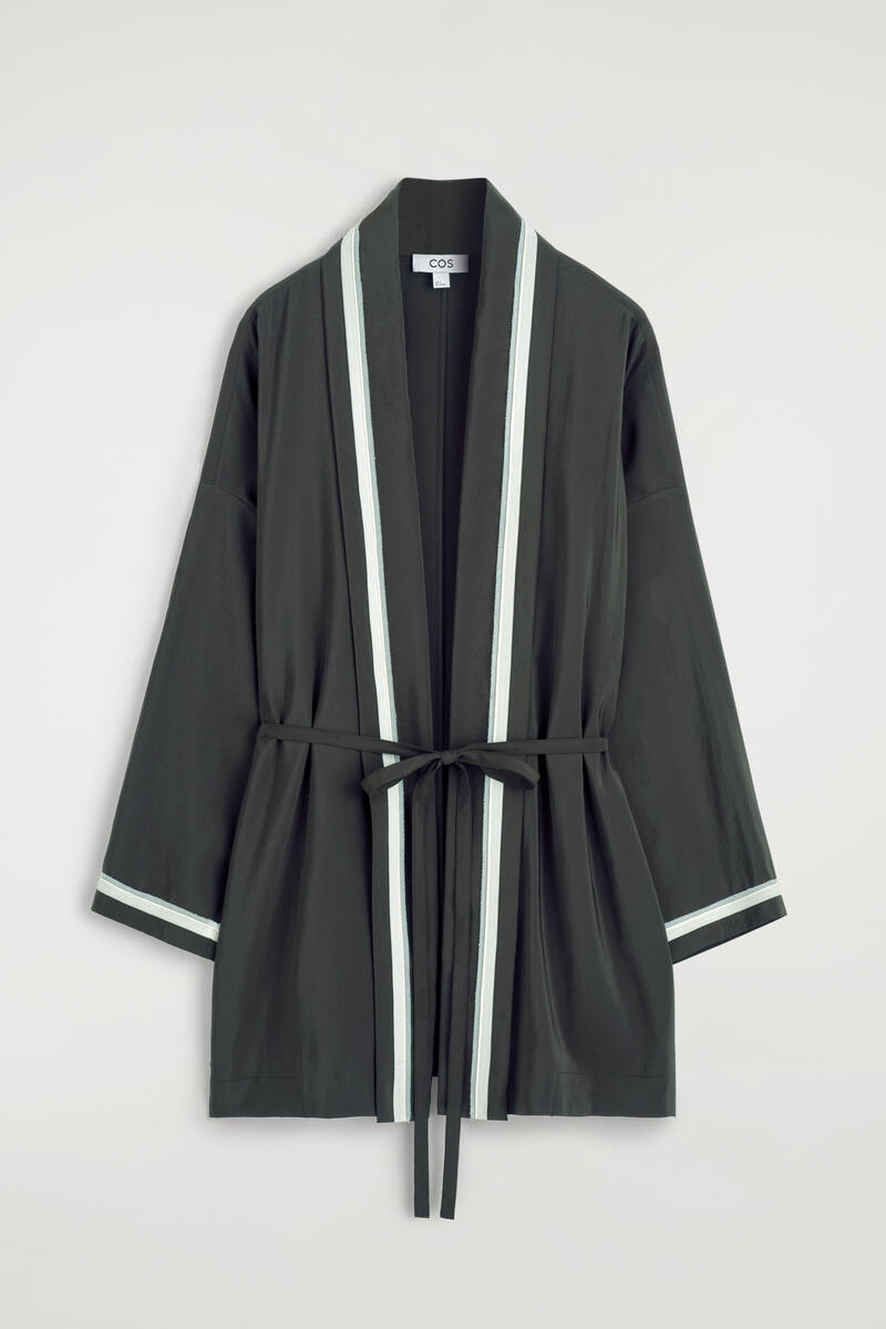 Contrast-Piped Robe-Style Blouse in Brown