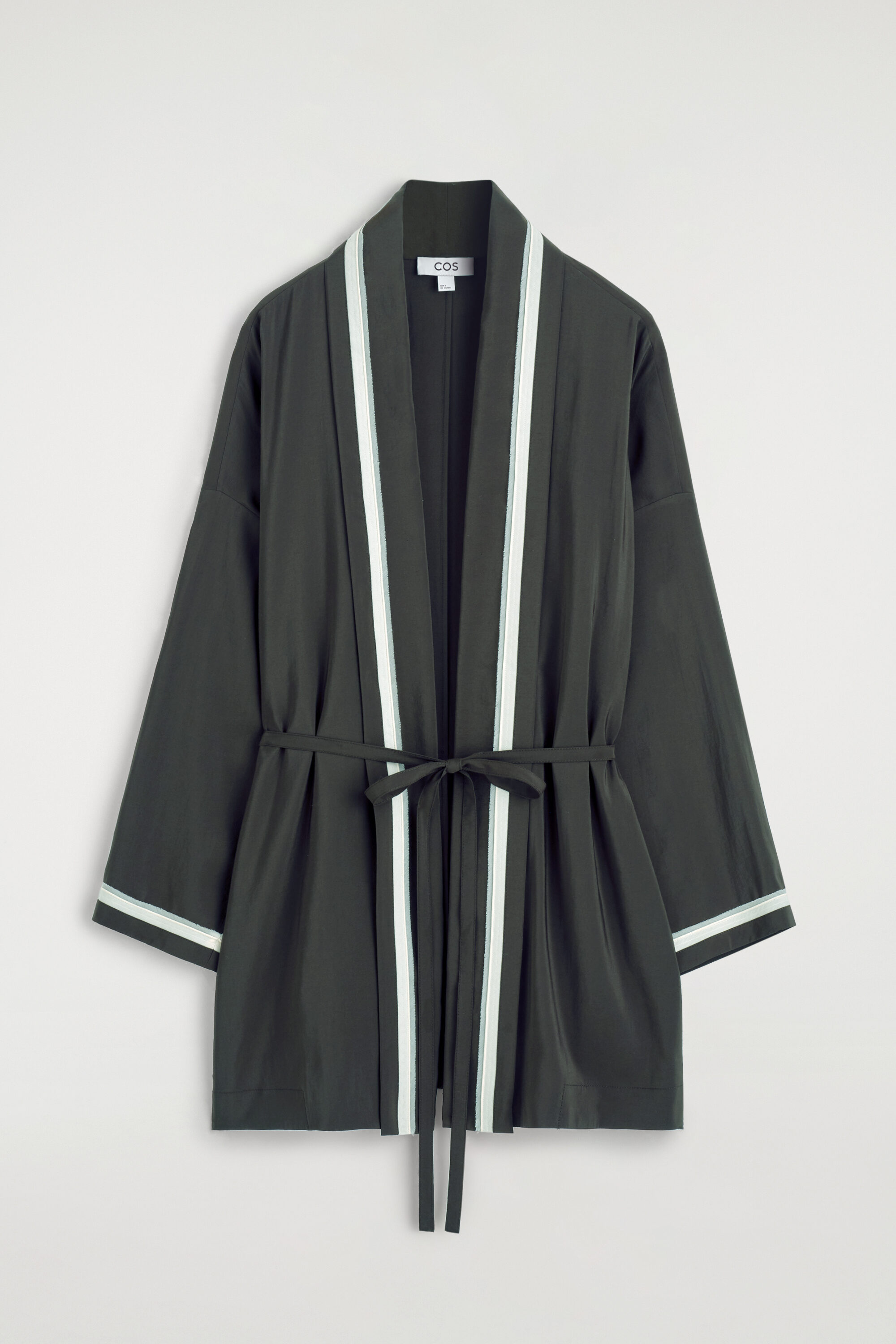 Contrast-piped Robe-style Blouse