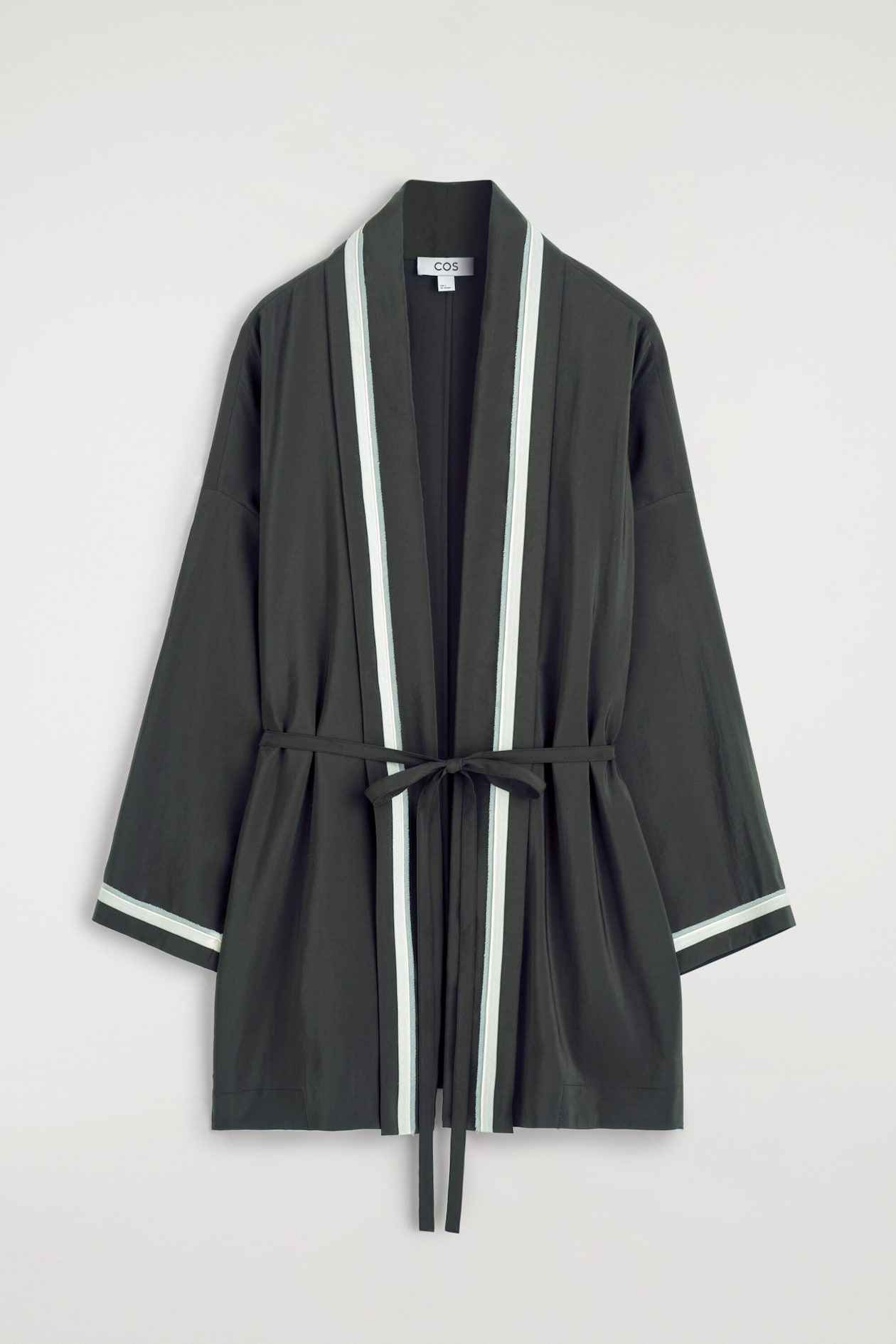 CONTRAST-PIPED ROBE-STYLE BLOUSE