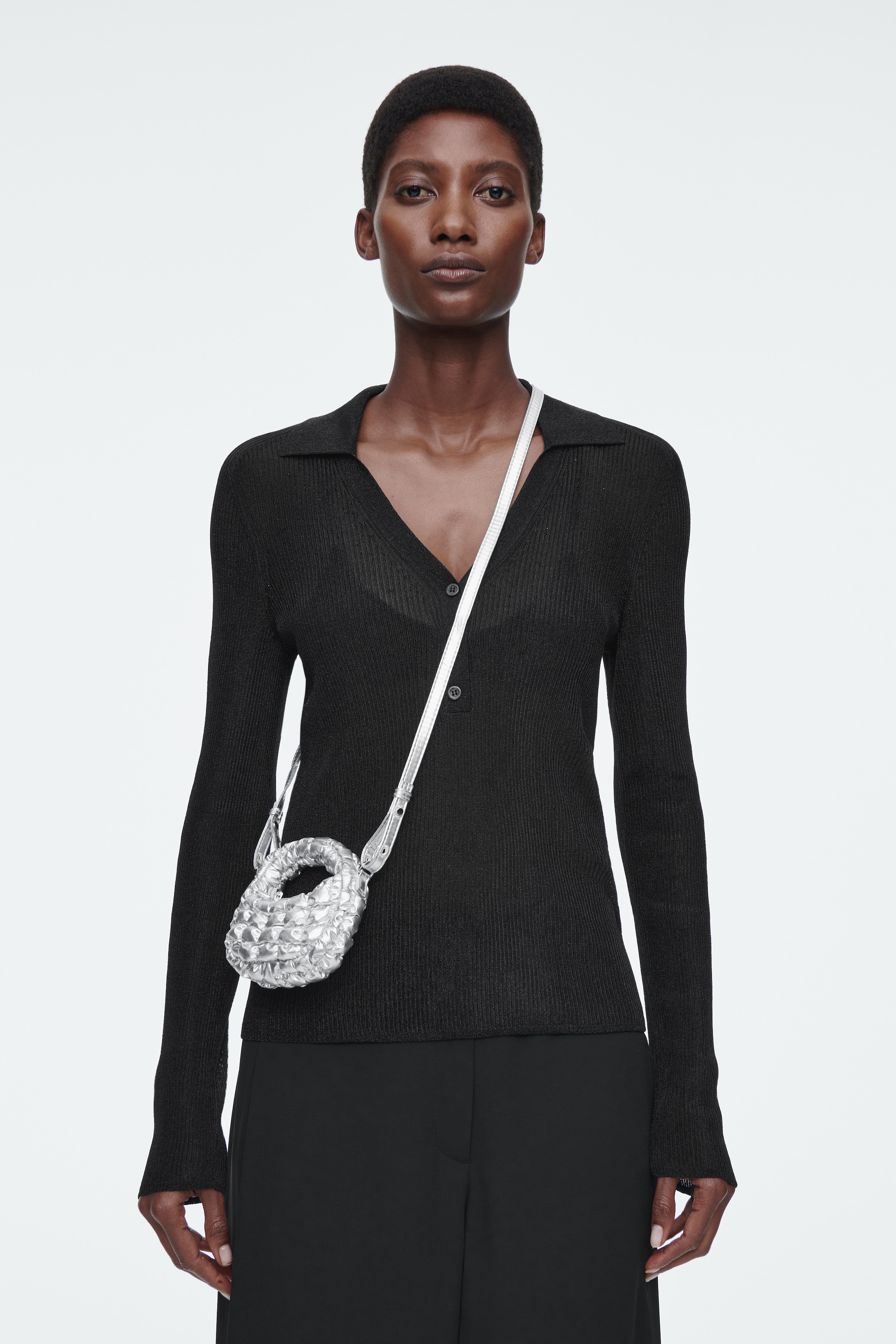 Zobacz większy obraz: PIKOWANA TOREBKA TYPU CROSSBODY – WERSJA NANO - SREBRZYSTY - ONA | H&M PL 1