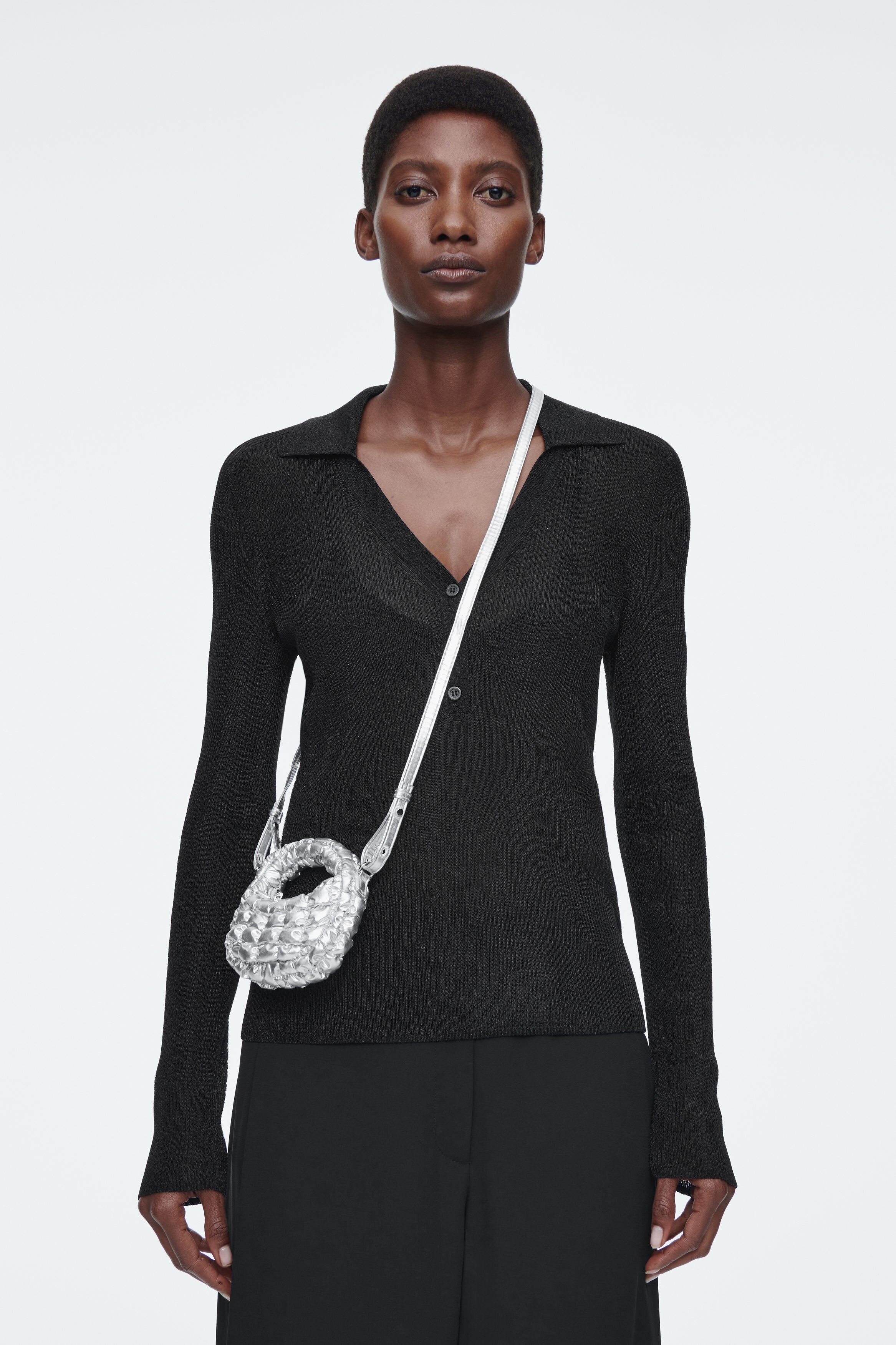 【COS】◆QUILTED NANO CROSSBODY BAG - SILVER◆1244108003◆ QUILTED NANO CROSSBODY BAG - SILVER | COS