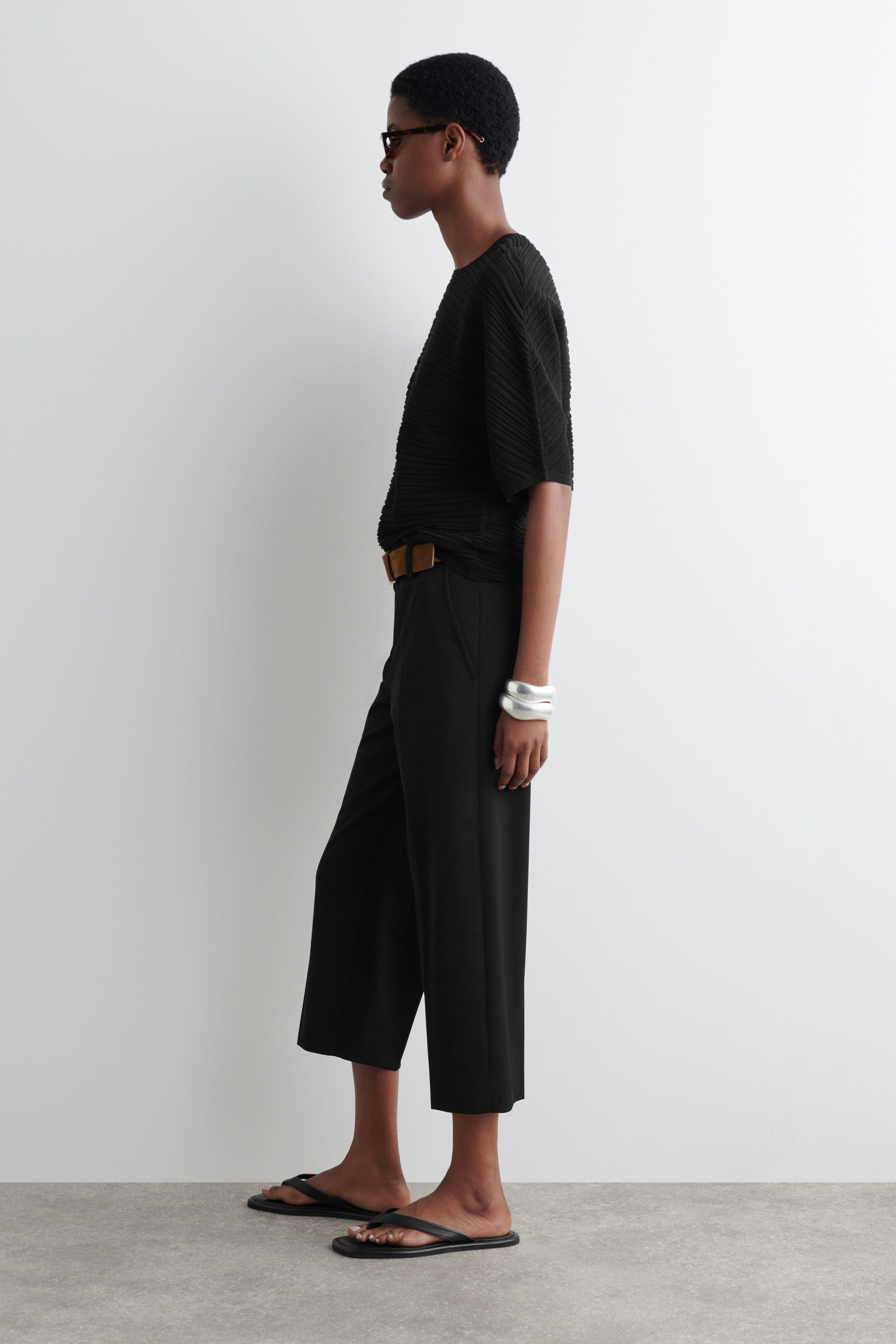 Visualizza immagine più grande: PANTALONE CAPRI IN MISTO LANA - NERO - DONNA | H&M IT 2