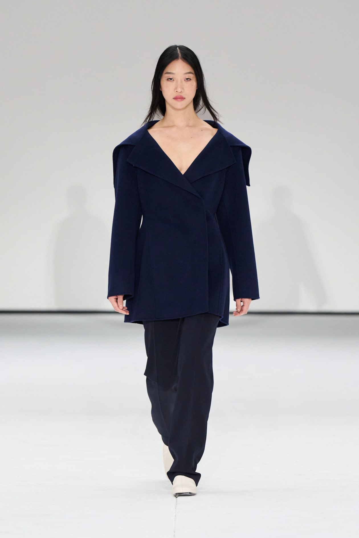 SCULPTED DOUBLE-FACED WOOL COAT