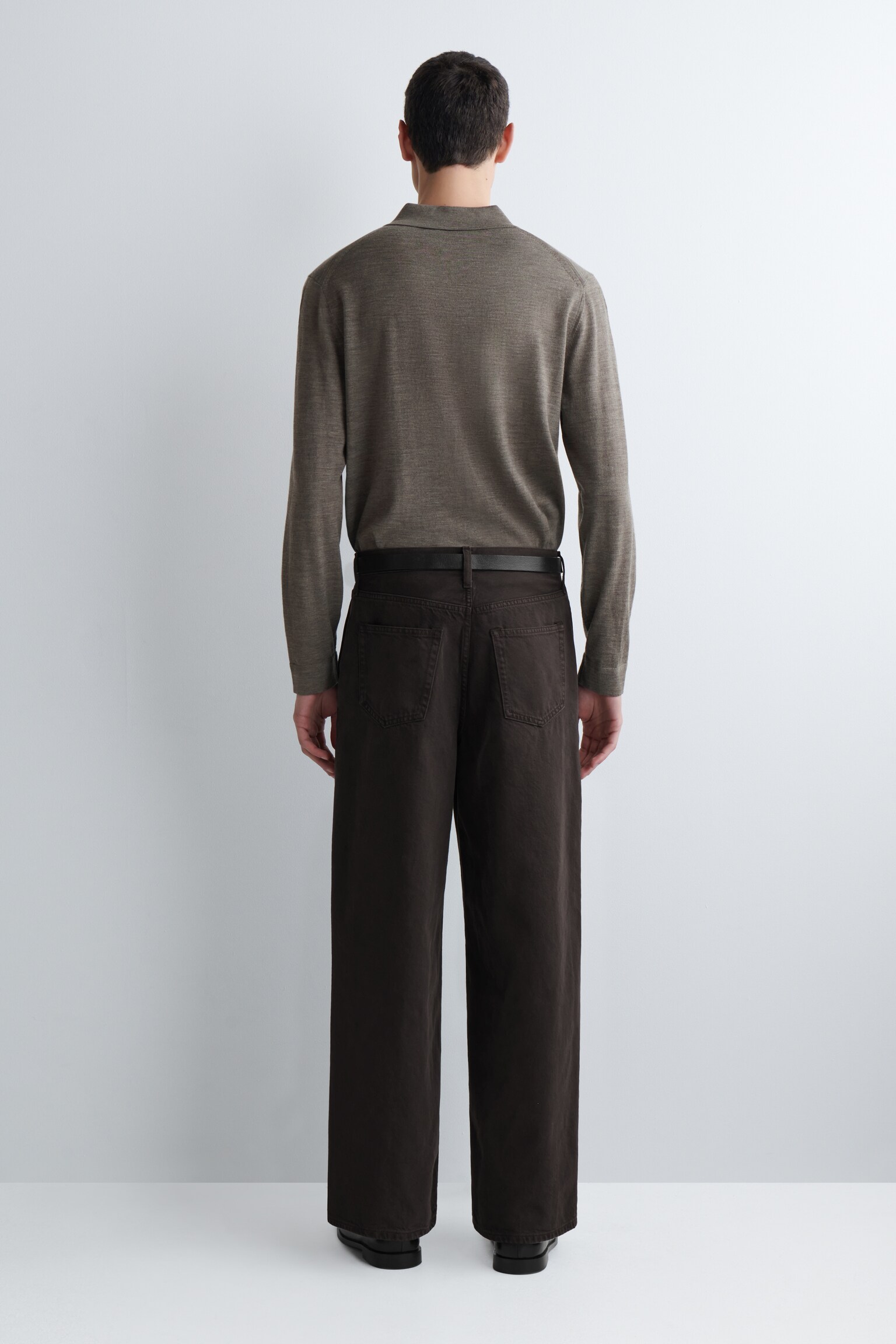 PANTALÓN VAQUERO ANCHO - MARRÓN OSCURO/NEGRO - 4