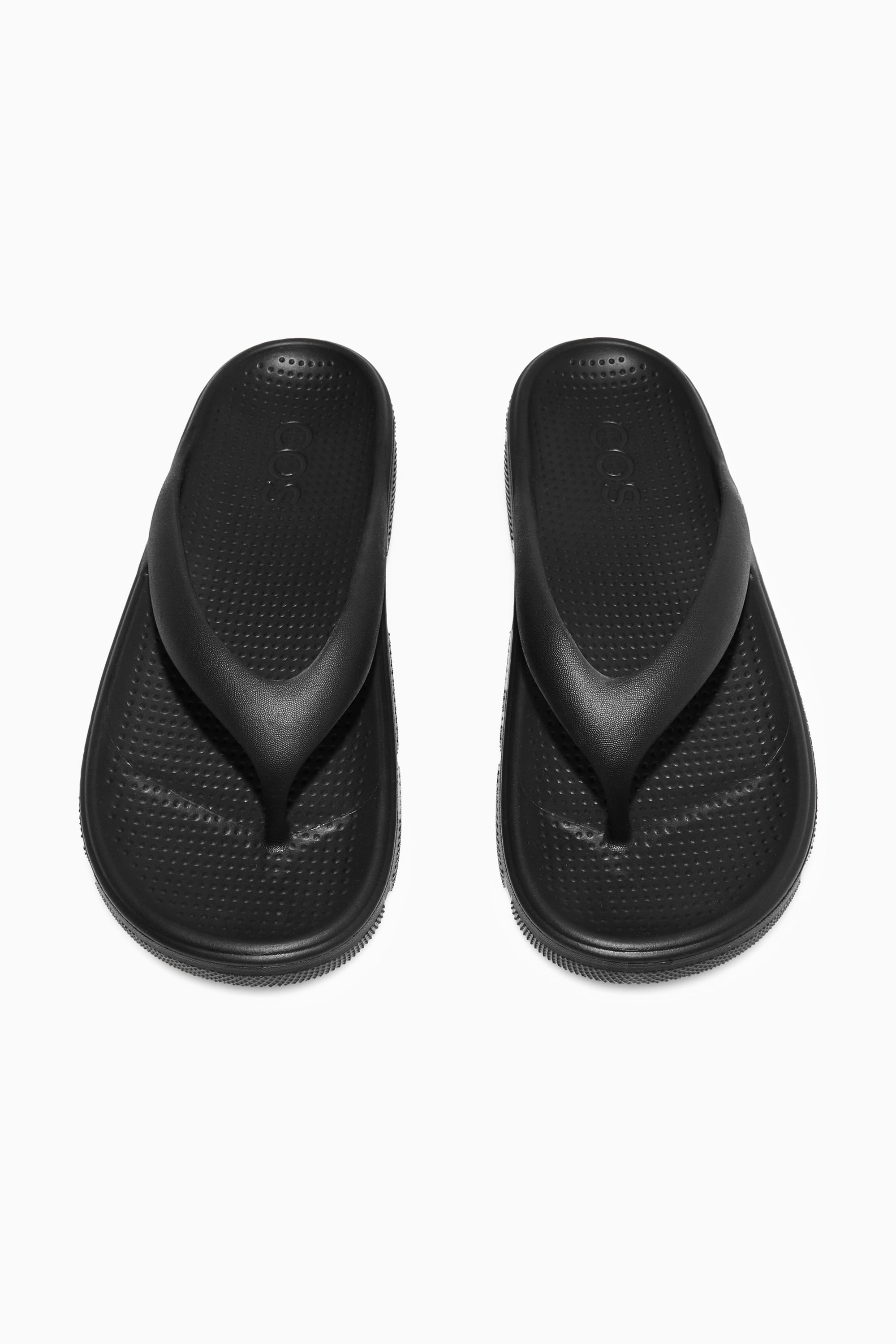 【BLACKUP】Domoko Platform Flip-Flops ★関税・送料無料★ CHUNKY LOW-PLATFORM FLIP FLOPS - BLACK | COS