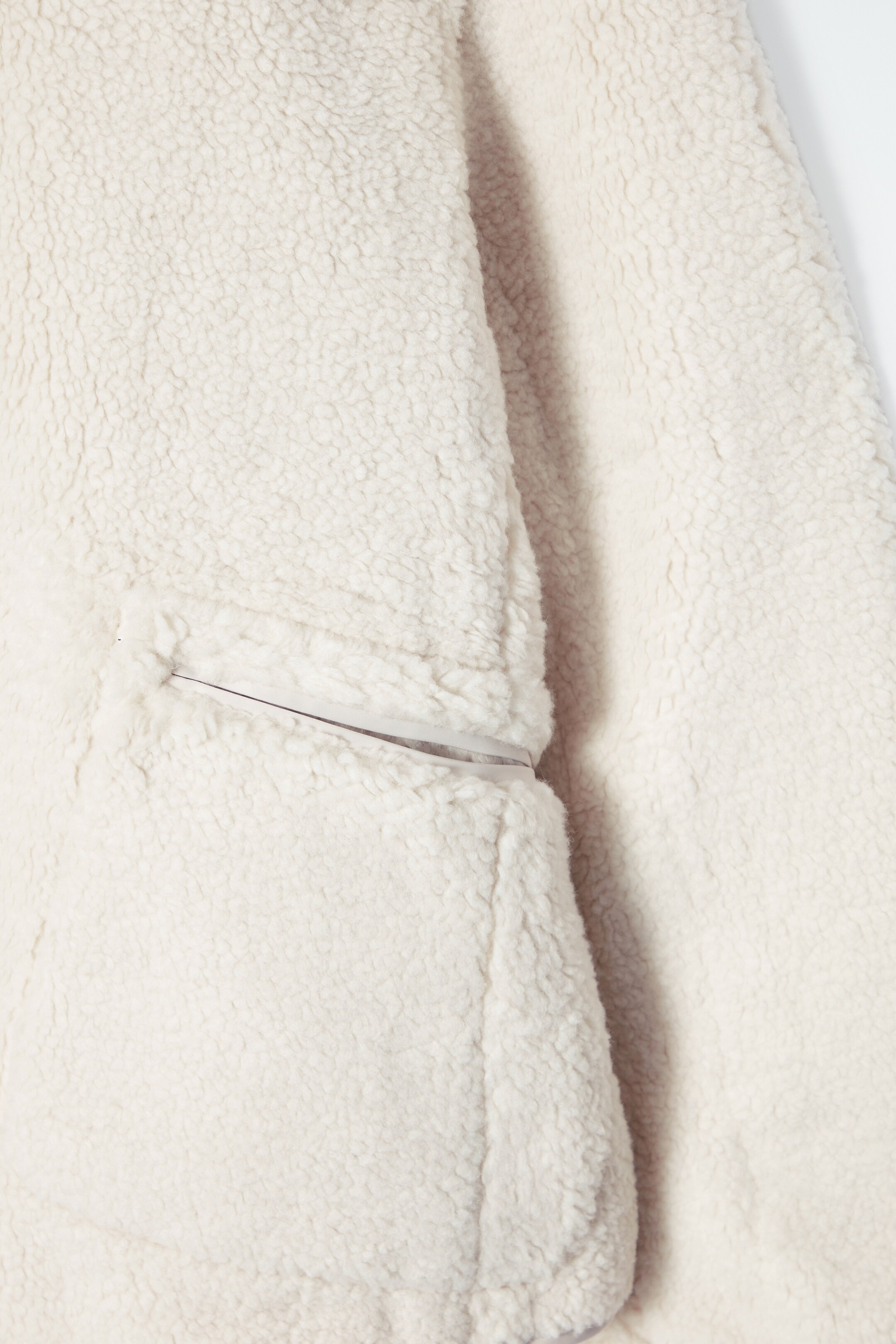 Agrandir l'image: VESTE TEDDY À COL - IVOIRE - FEMME | H&M CH 3