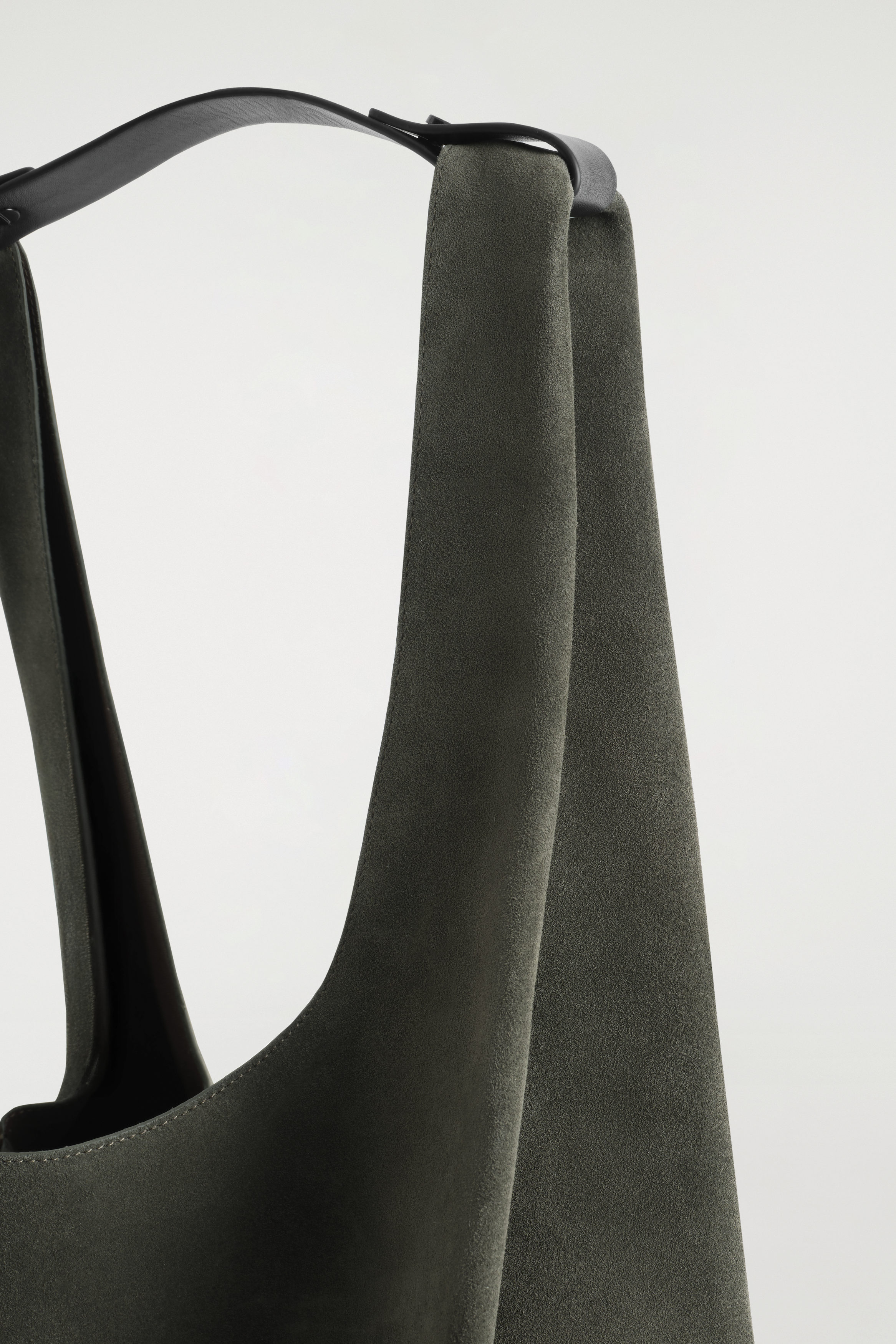 SLOUCHY TOTE - SUEDE - GREY | COS