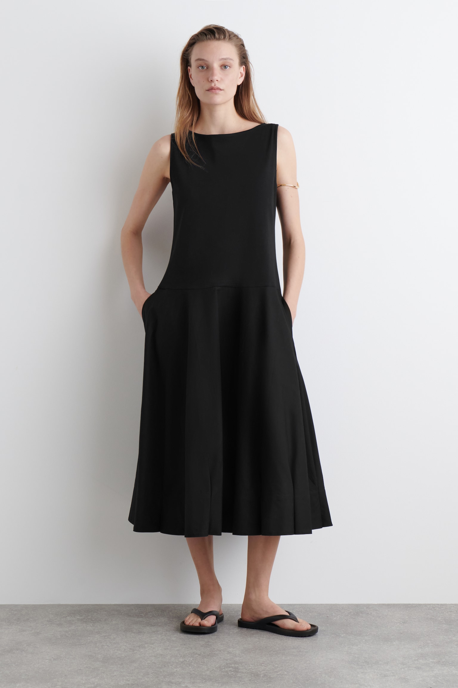 ROBE MIDI TRAPÈZE À ENCOLURE BATEAU EN COTON - NOIR/BLANC