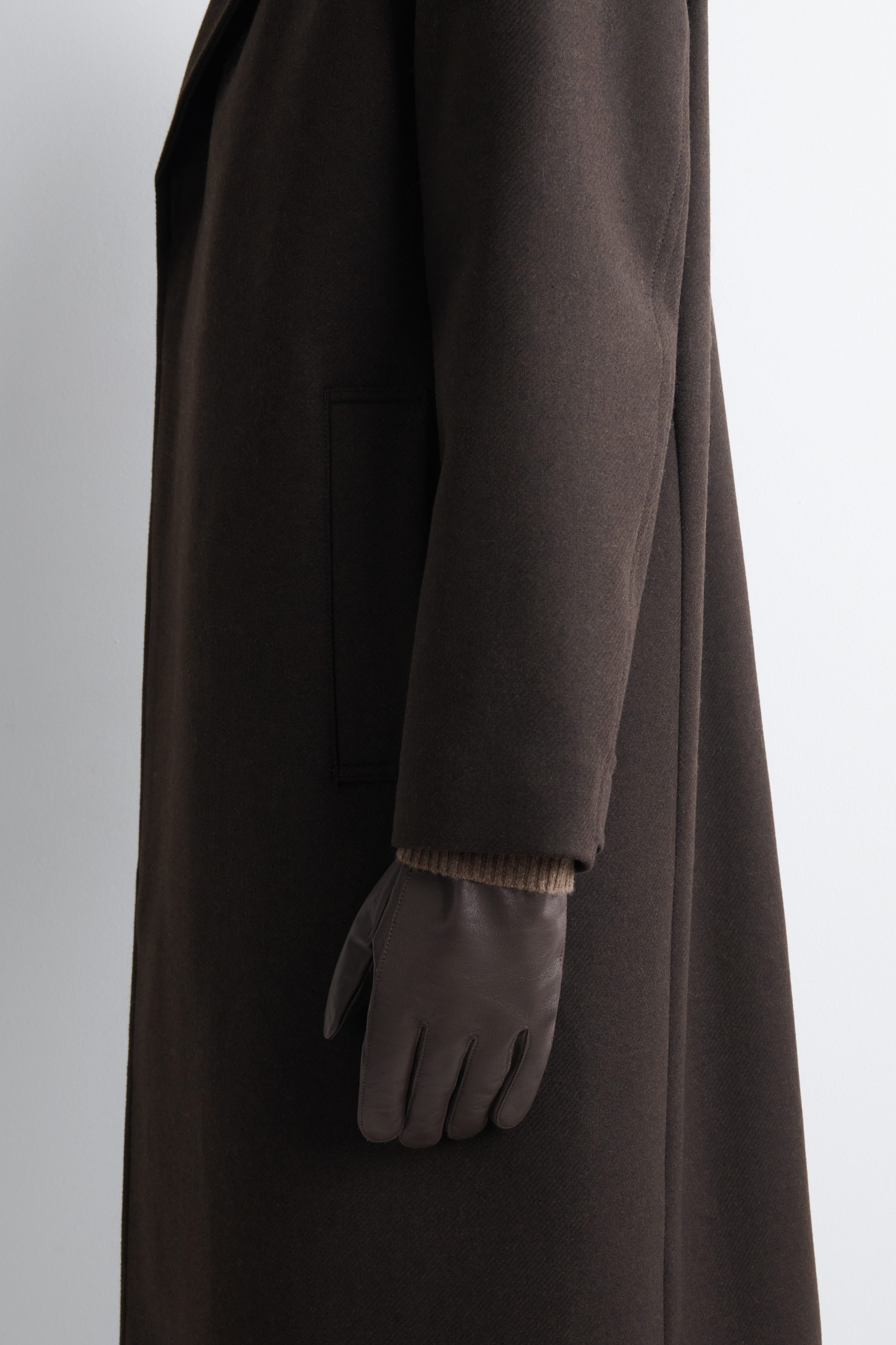 TOPSTITCHED CASHMERE-LINED LEATHER GLOVES - BLACK | COS TOPSTITCHED CASHMERE-LINED LEATHER GLOVES - BLACK | COS