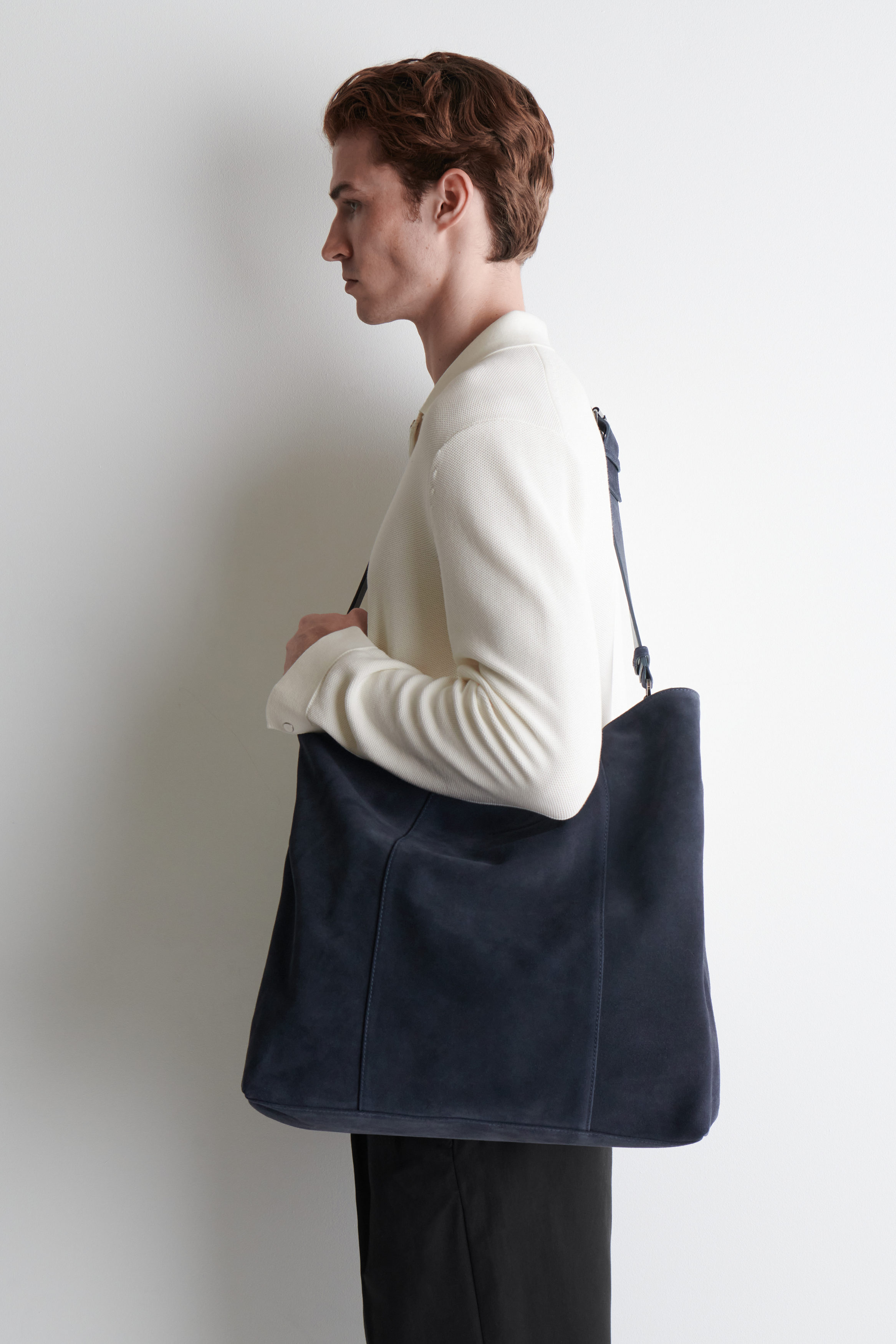 CONVERTIBLE TOTE BAG - SUEDE - NAVY | COS
