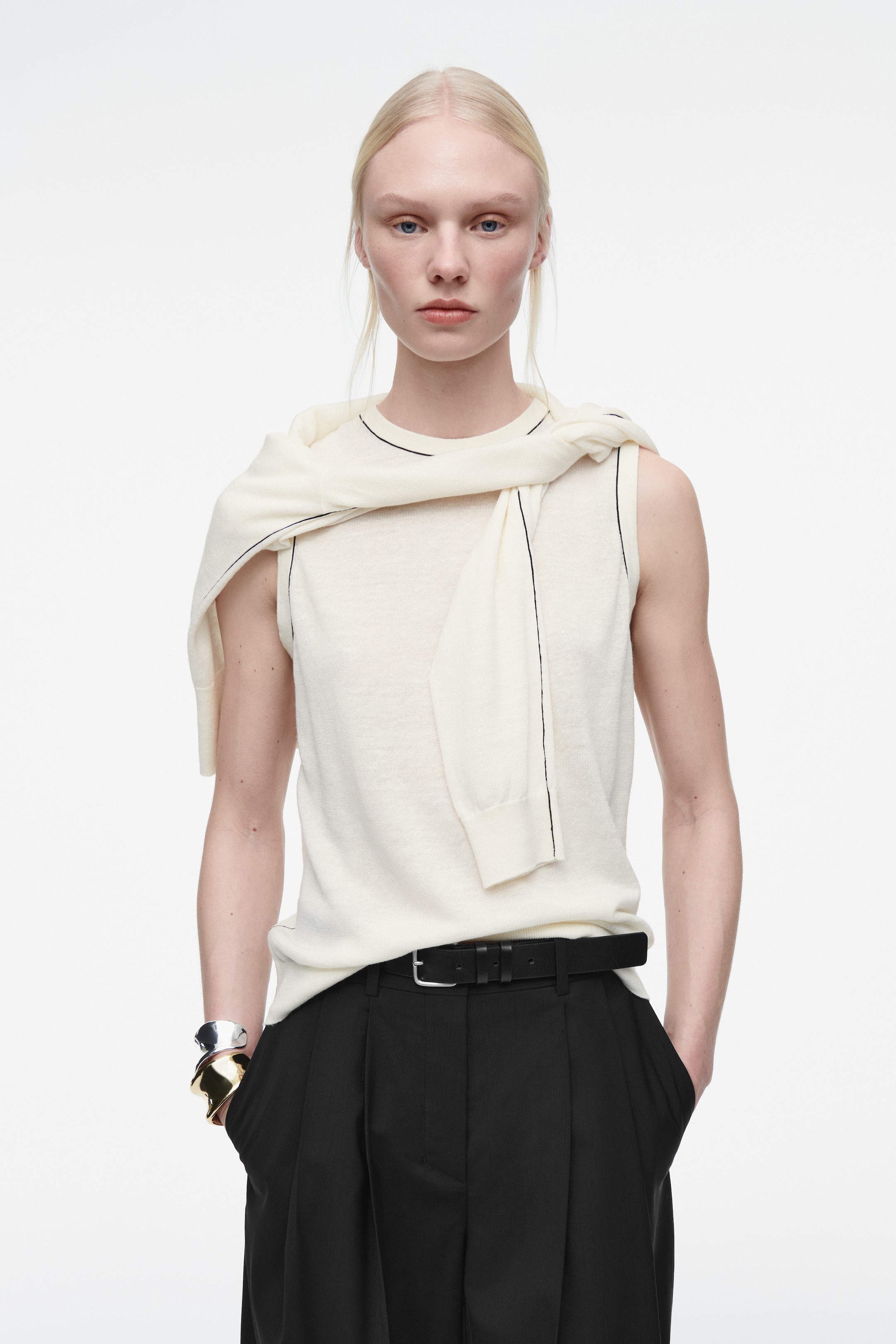 Ver imagen más grande: TOP EN MEZCLA DE LINO Y LANA MERINO - BLANCO ROTO - MUJER | H&M ES 1