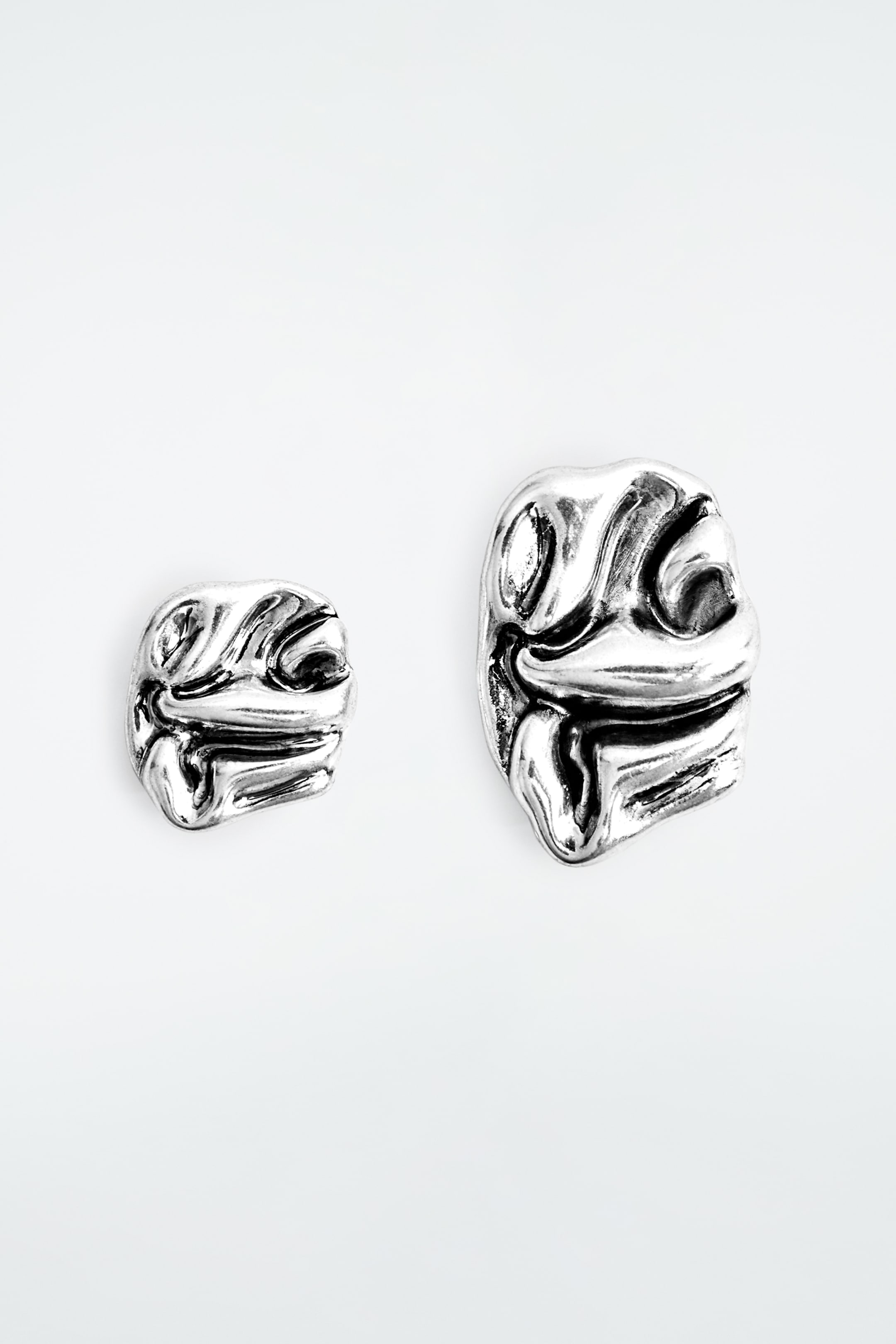 View larger image: SMALL SCRUNCHED MISMATCHED EARRINGS - SILVER - Ladies | H&M GB 4