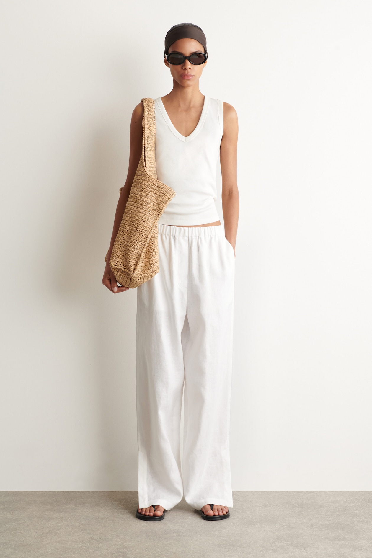 ELASTICATED LINEN BARREL-LEG TROUSERS