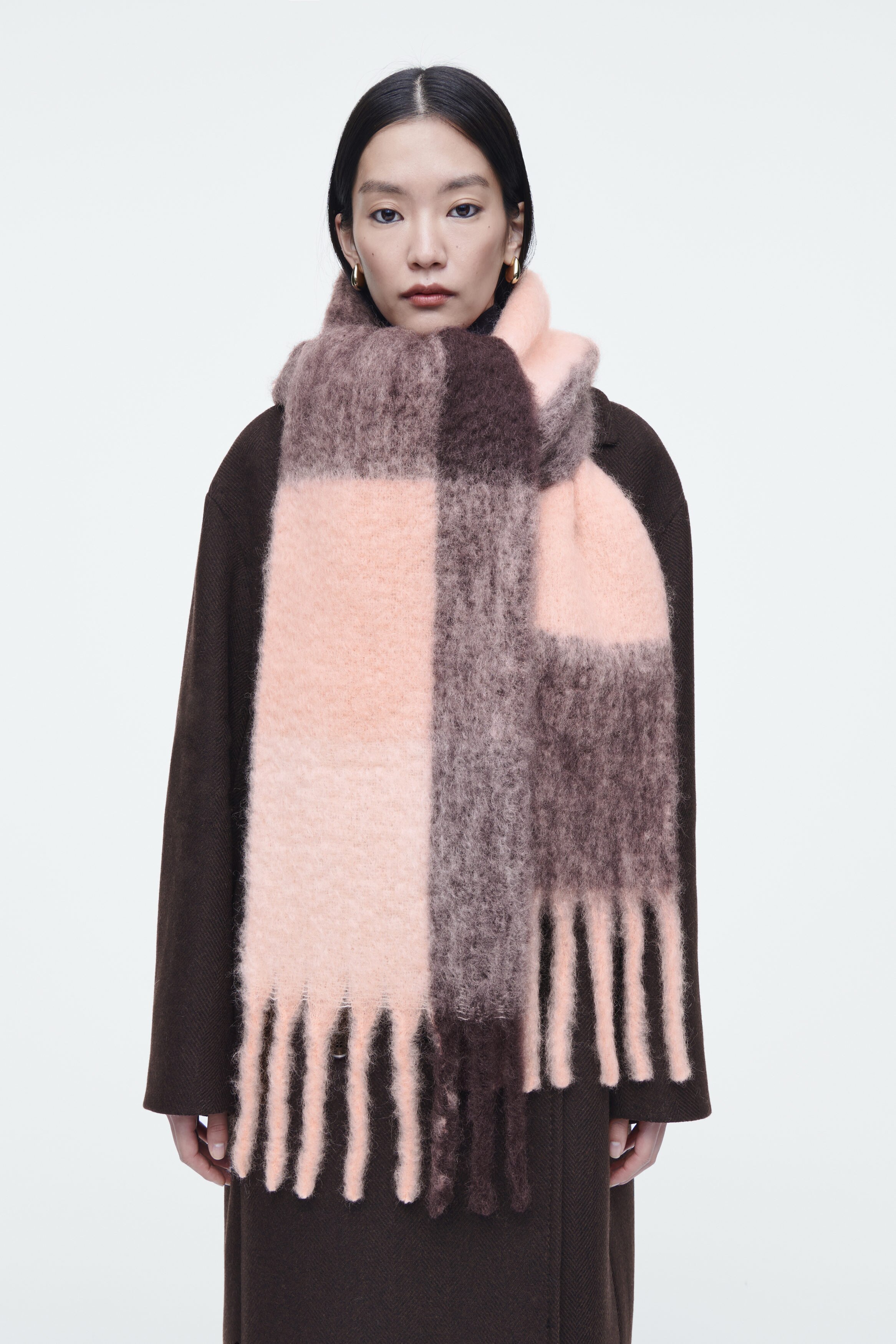 FRINGED BRUSHED-MOHAIR SCARF - PINK / BURGUNDY / CHECKED | COS
