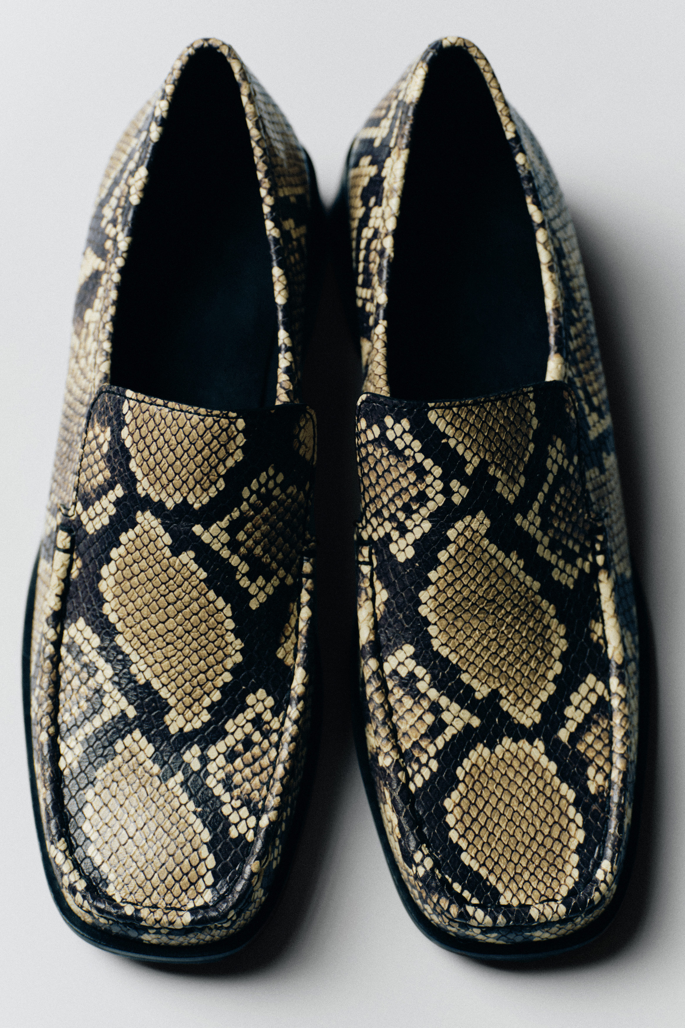 SQUARE-TOE LEATHER HEEL LOAFERS - BEIGE / SNAKE SKIN EFFECT | COS US