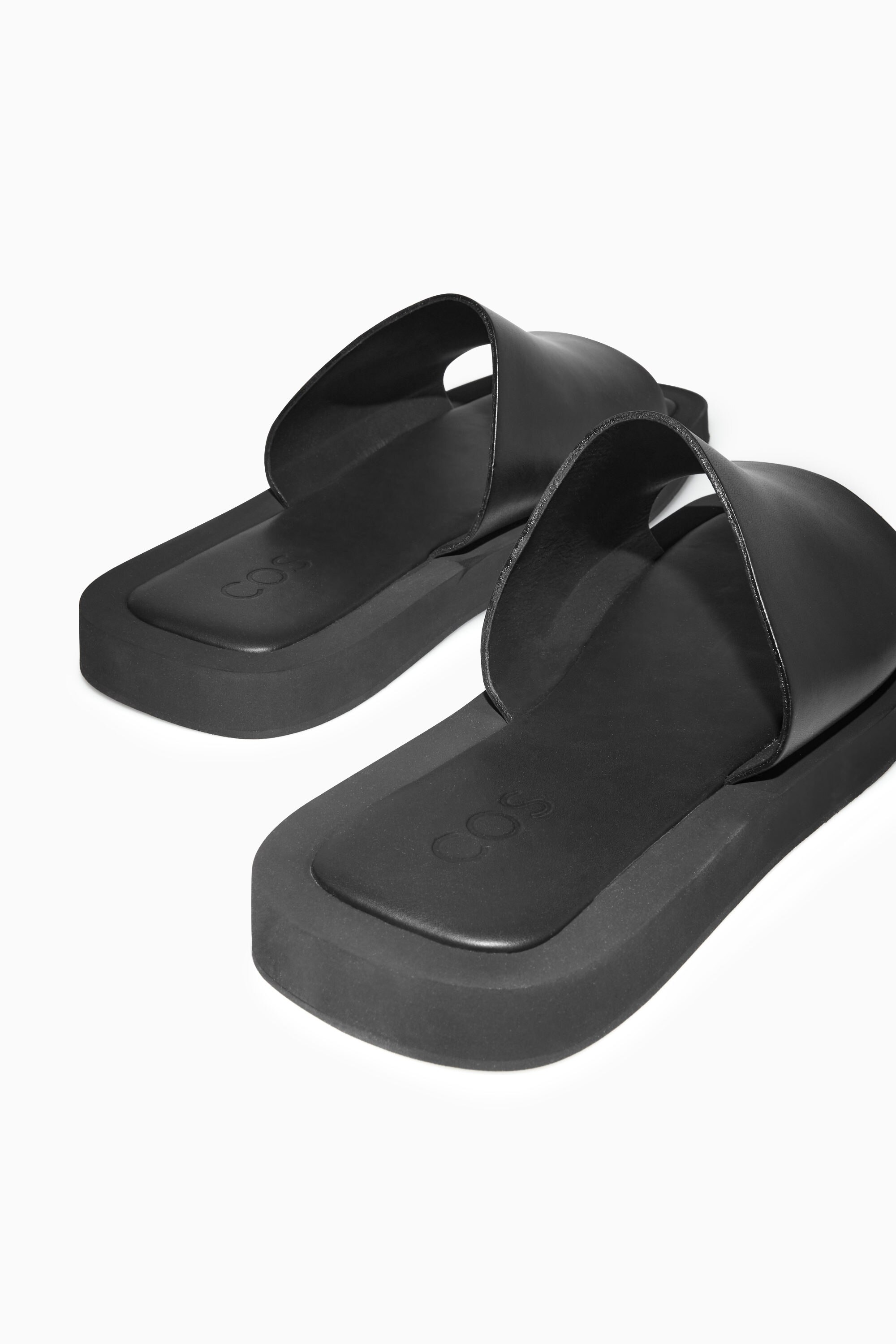 SQUARE-TOE LEATHER SLIDES - BLACK | COS