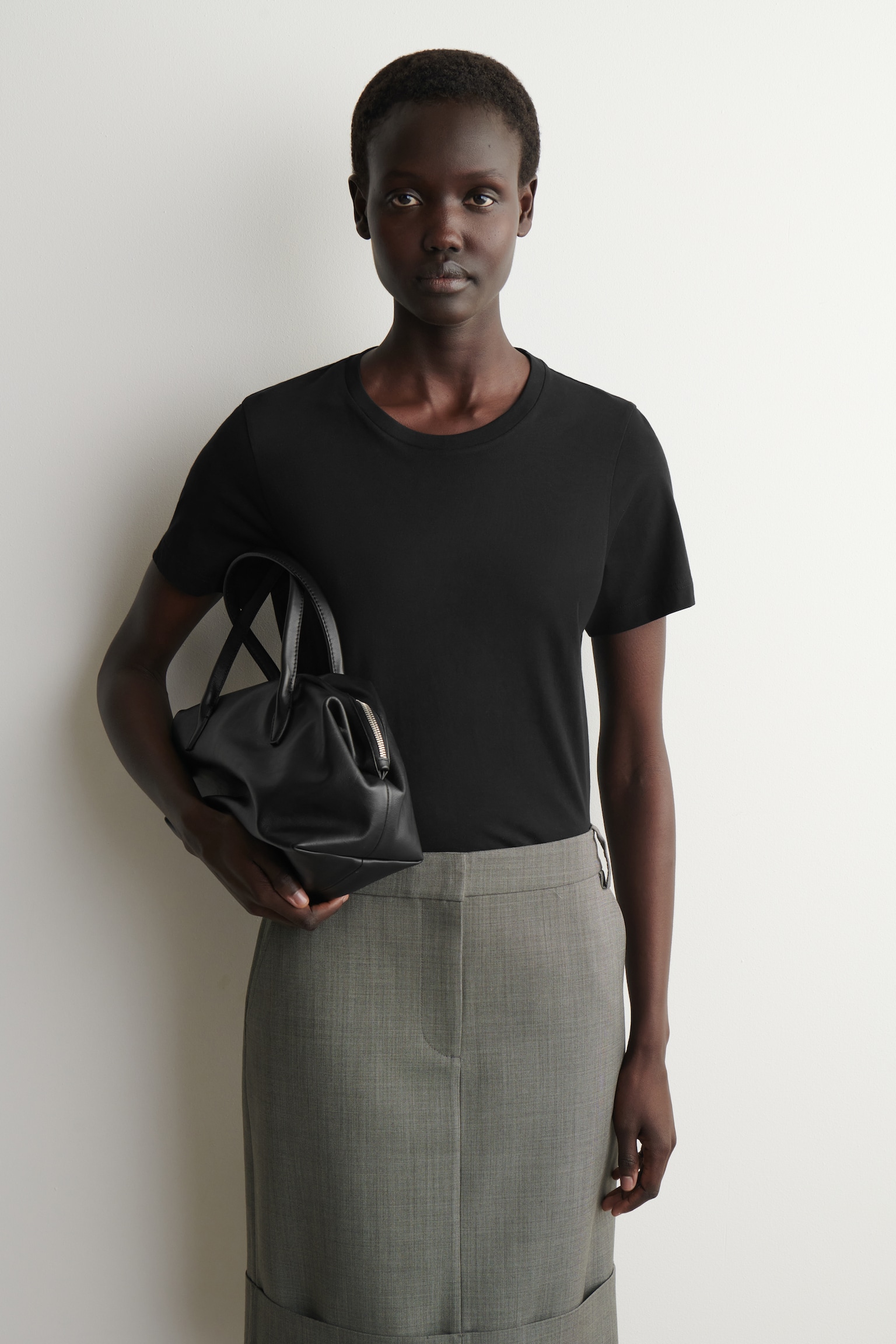 TRICOU DIN BUMBAC CU GULER ROTUND - NEGRU/ALB/MARO/BEJ MÉLANGE/BLEUMARIN/GALBEN UNTOS - 1