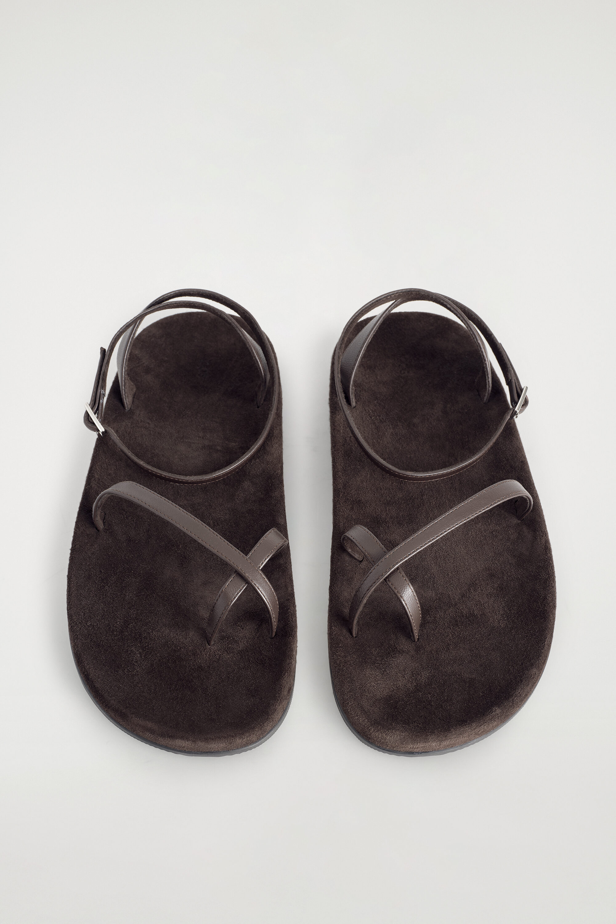 Minimal leather sandals