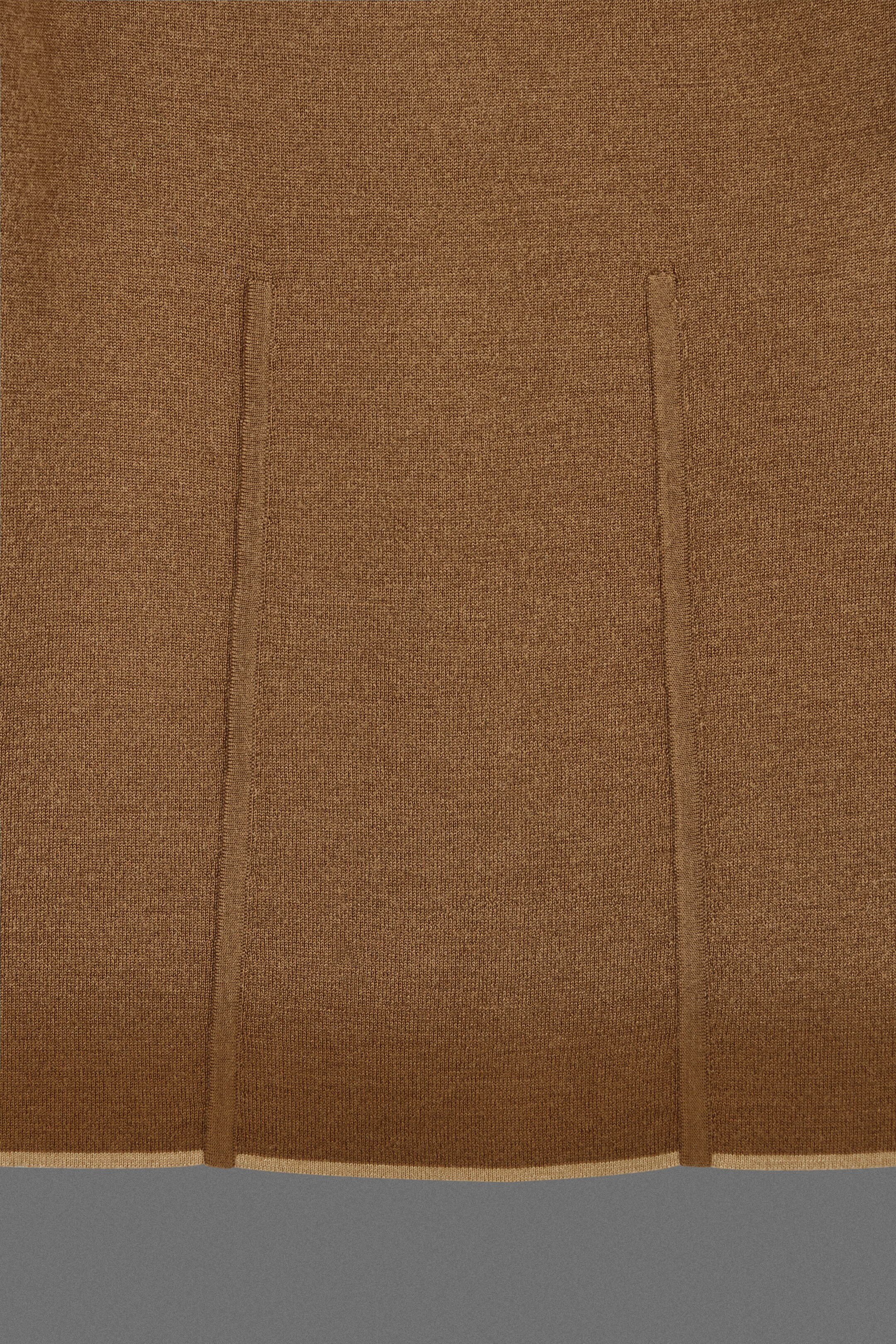 StillMedia/DescriptiveDetail