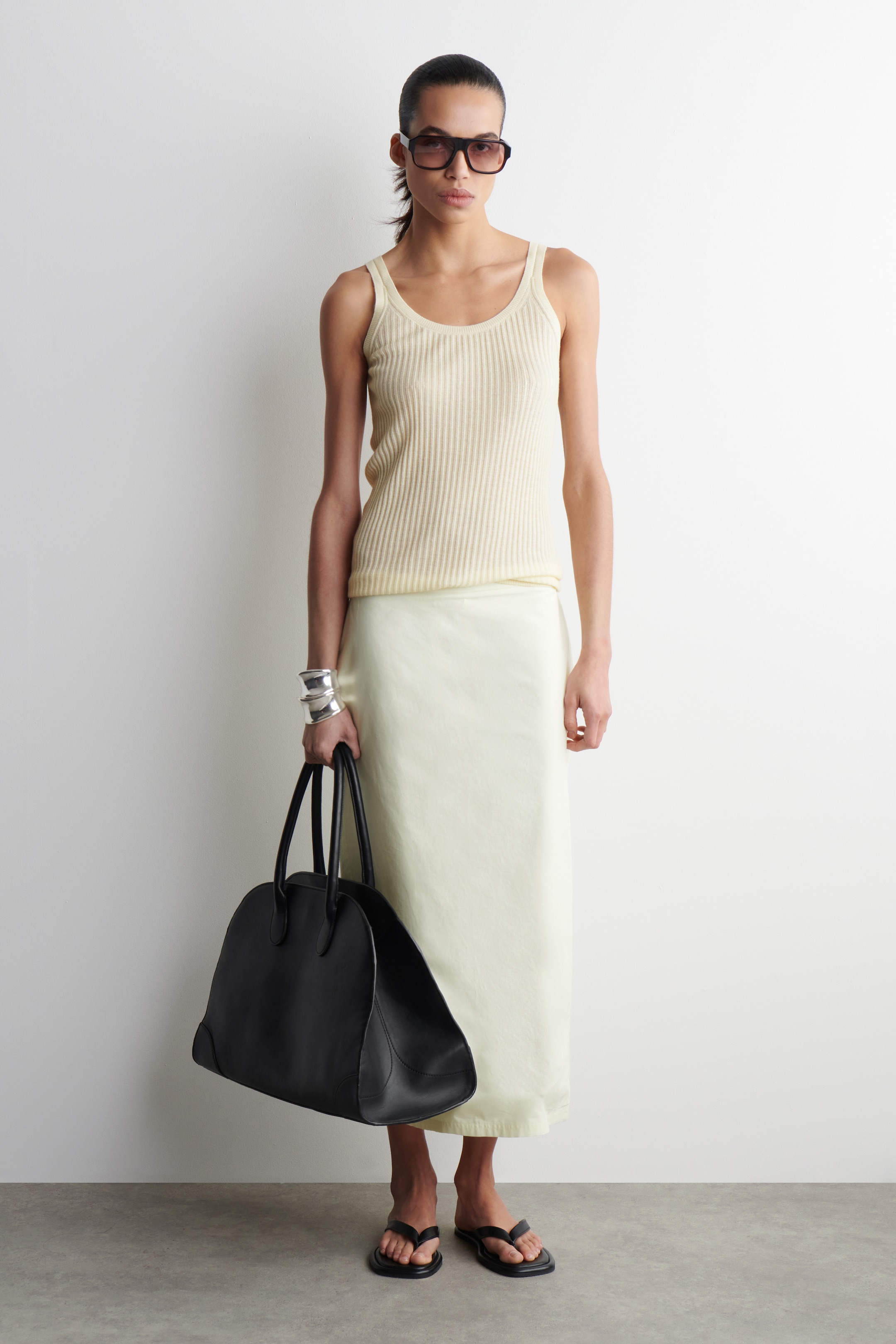 View larger image: STUDIO BOWLING BAG - LEATHER - BLACK LEATHER - Ladies | H&M GB 3