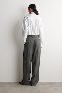 RELAXED FLUID WIDE-LEG PANTS — DARK GRAY 4