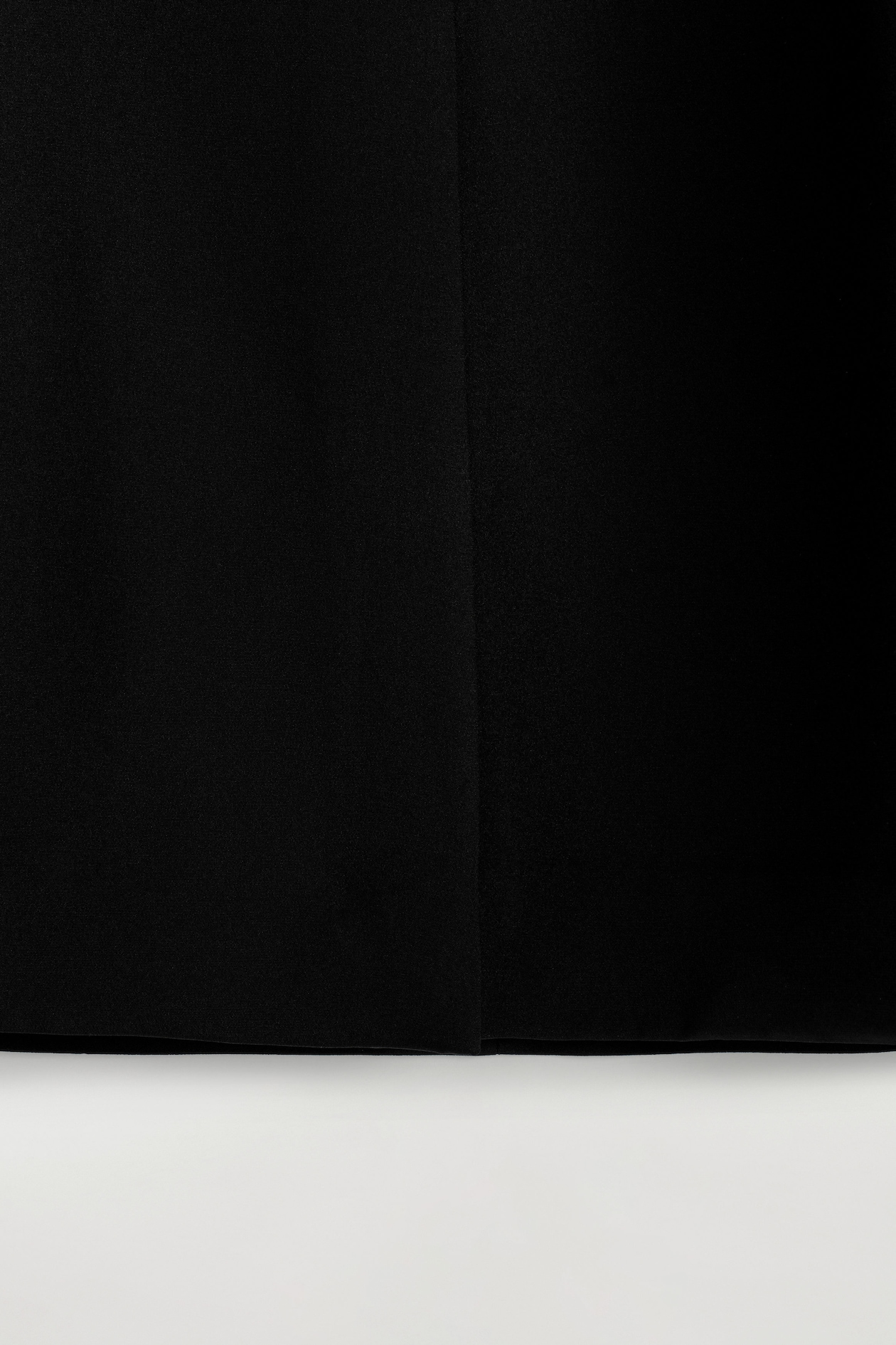 TAILORED SILK TOP — CARBON