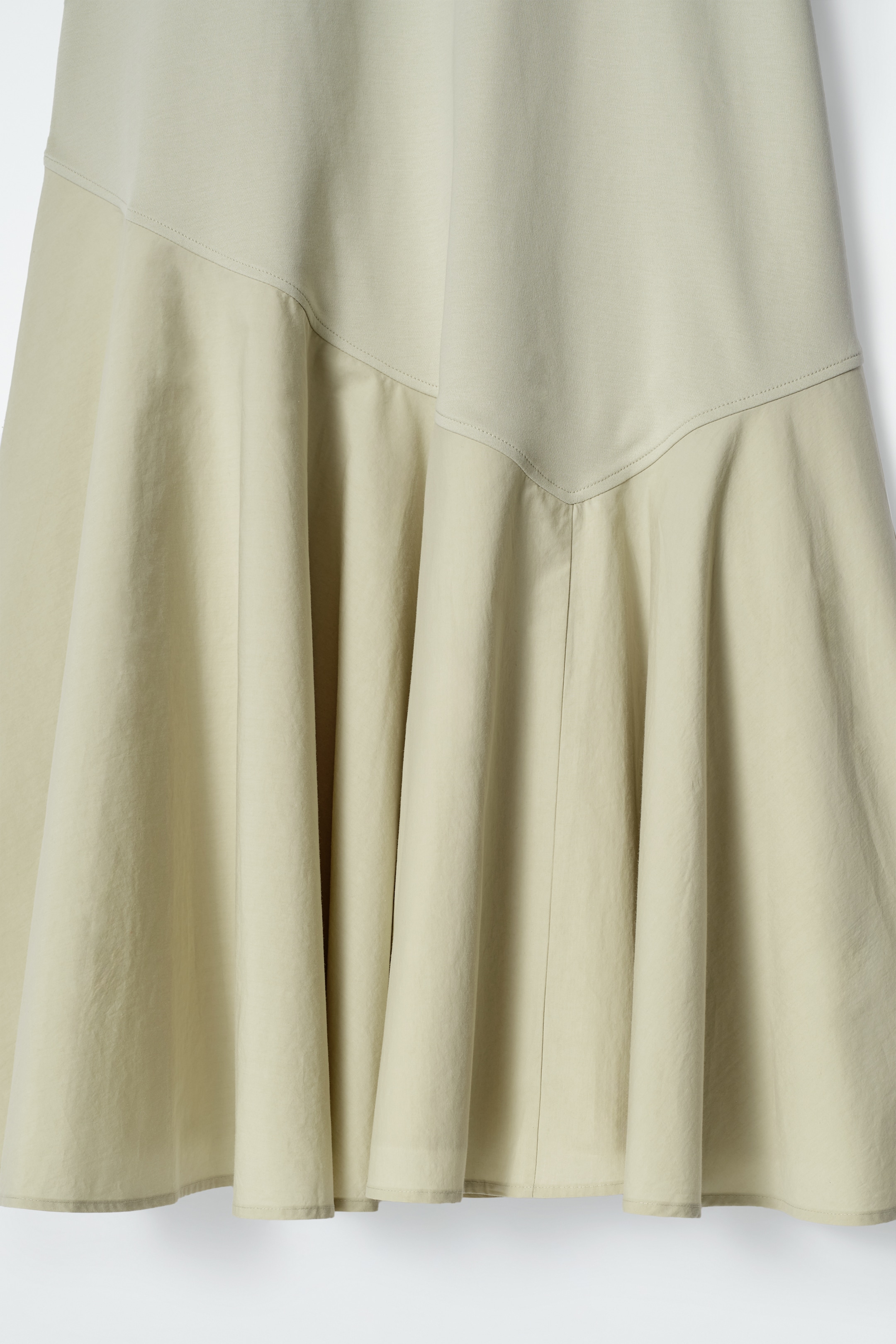 Ingrandisci l'immagine: ASYMMETRIC MINI T-SHIRT DRESS - PISTACHIO - DONNA | H&M CH 6
