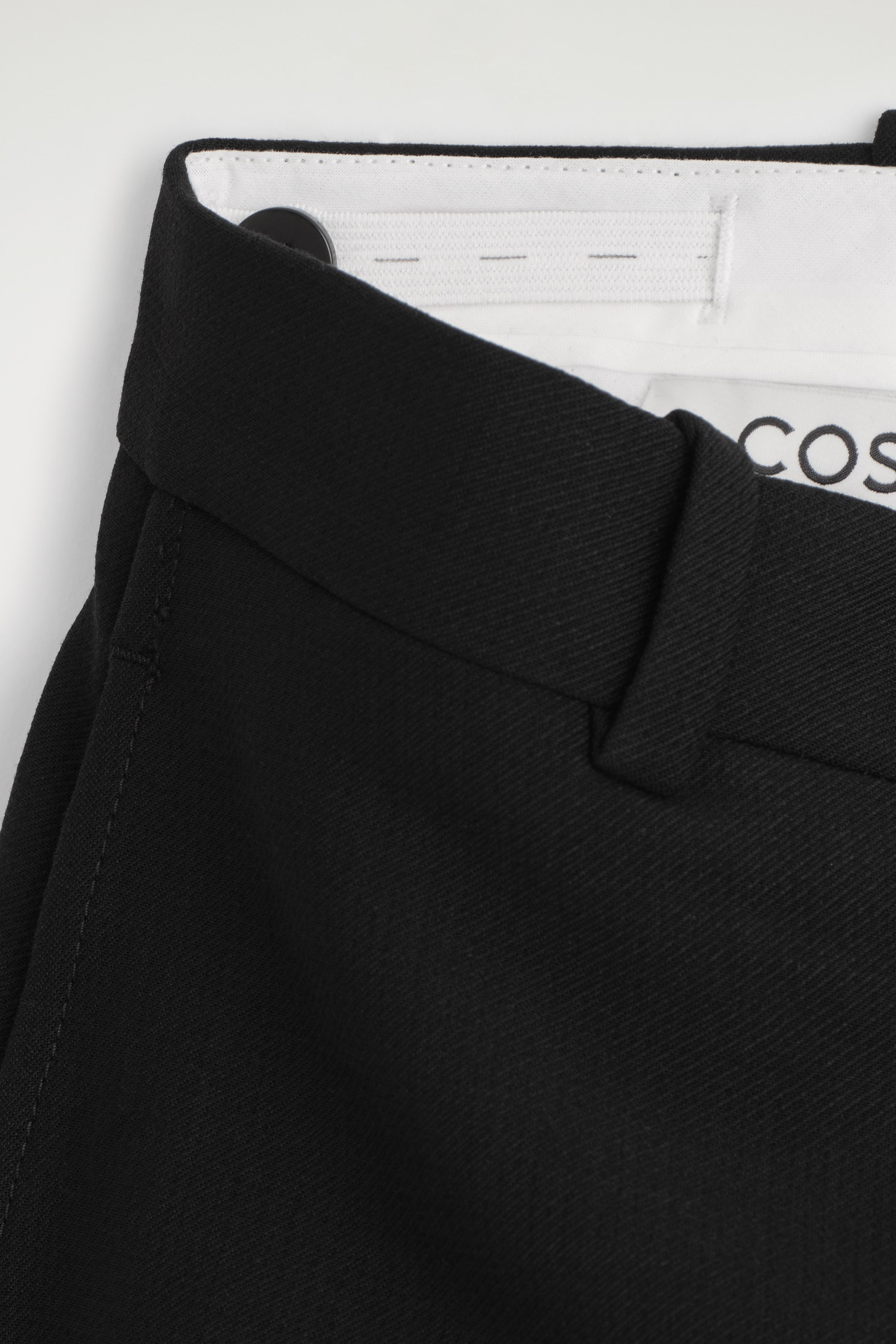 Grösseres Bild ansehen: VERKÜRZTE HOSE AUS WOLLE MIT BARREL-BEIN - SCHWARZ - DAMEN | H&M CH 6